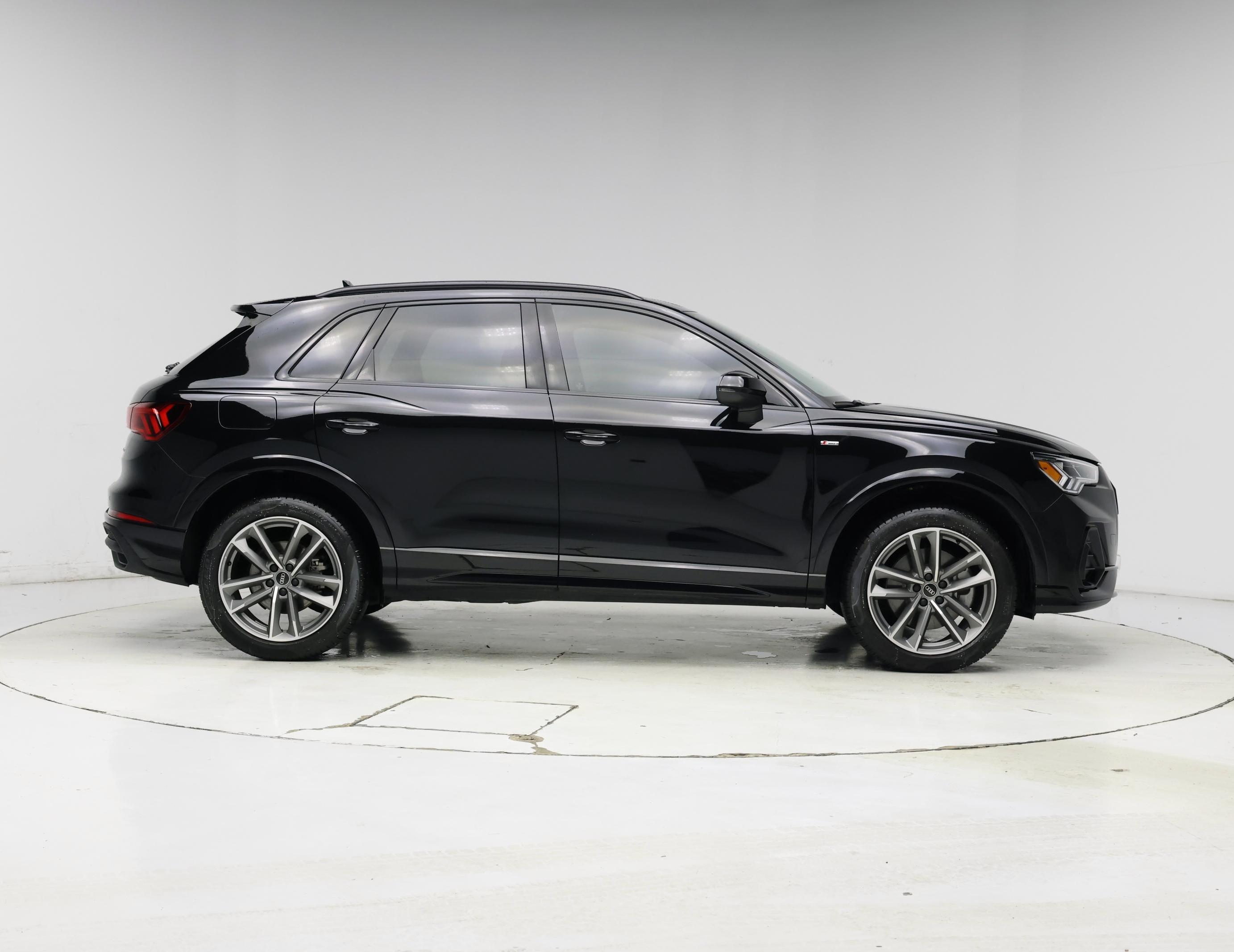 Thumbnail: 2025 Audi Q3 - 7