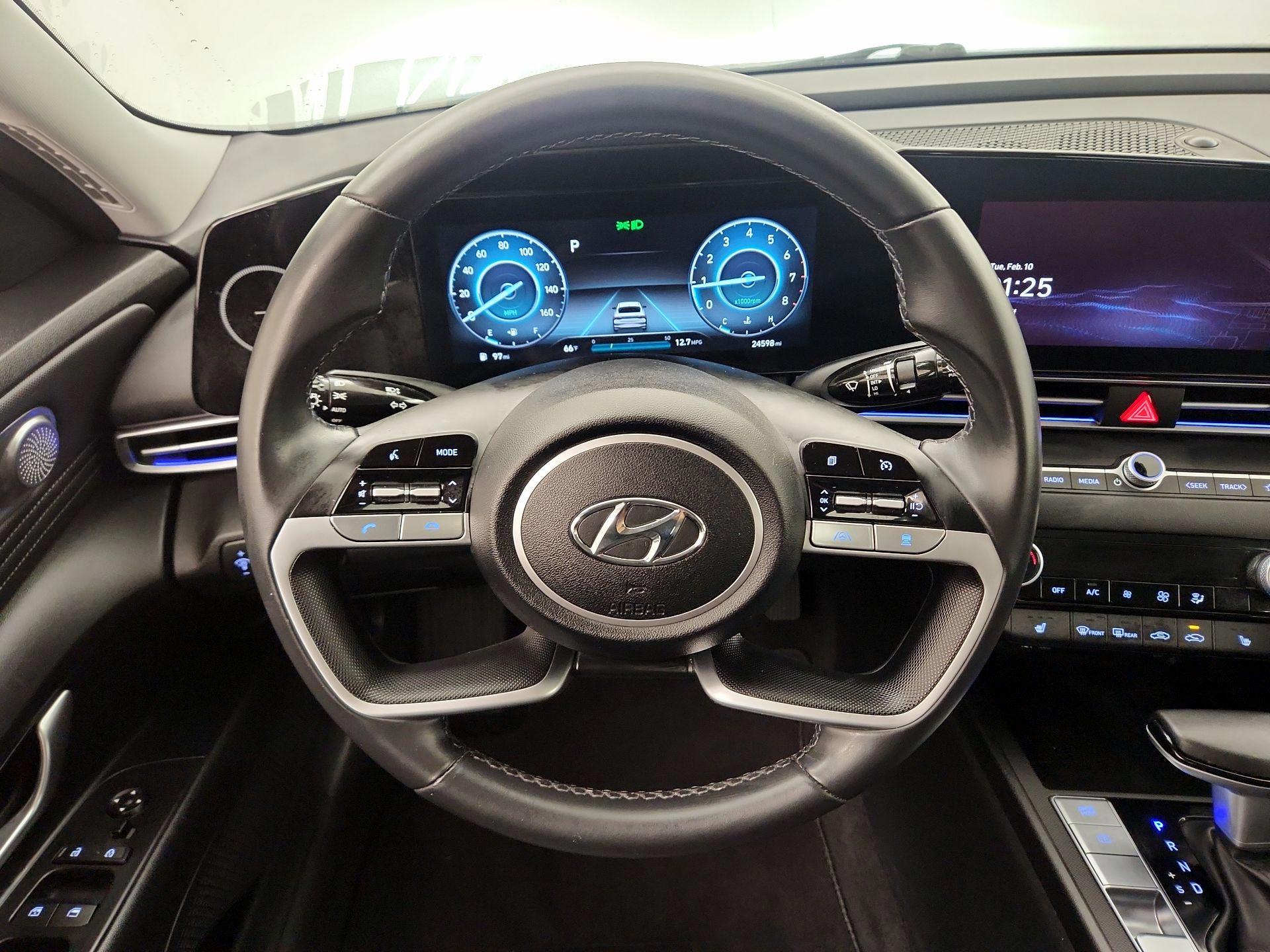 Thumbnail: 2023 Hyundai Elantra - 10