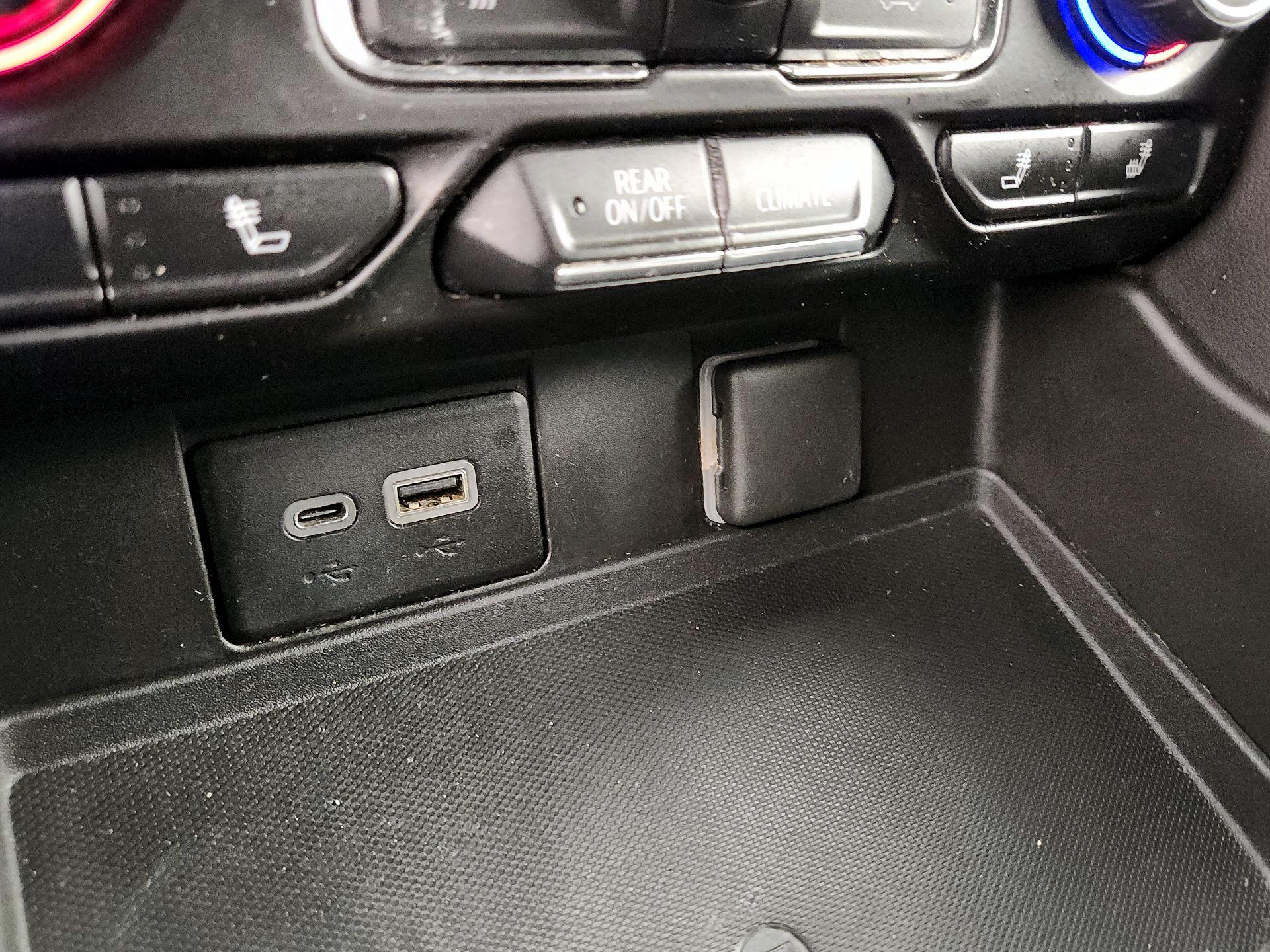 Thumbnail: 2021 Chevrolet Suburban - 18