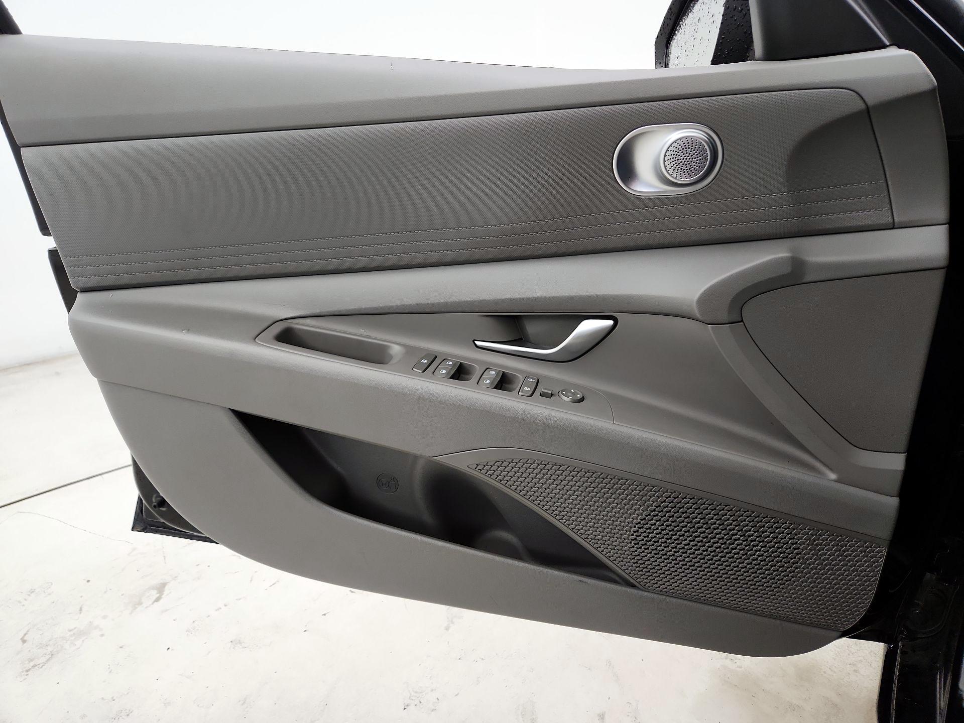 Thumbnail: 2024 Hyundai Elantra - 12