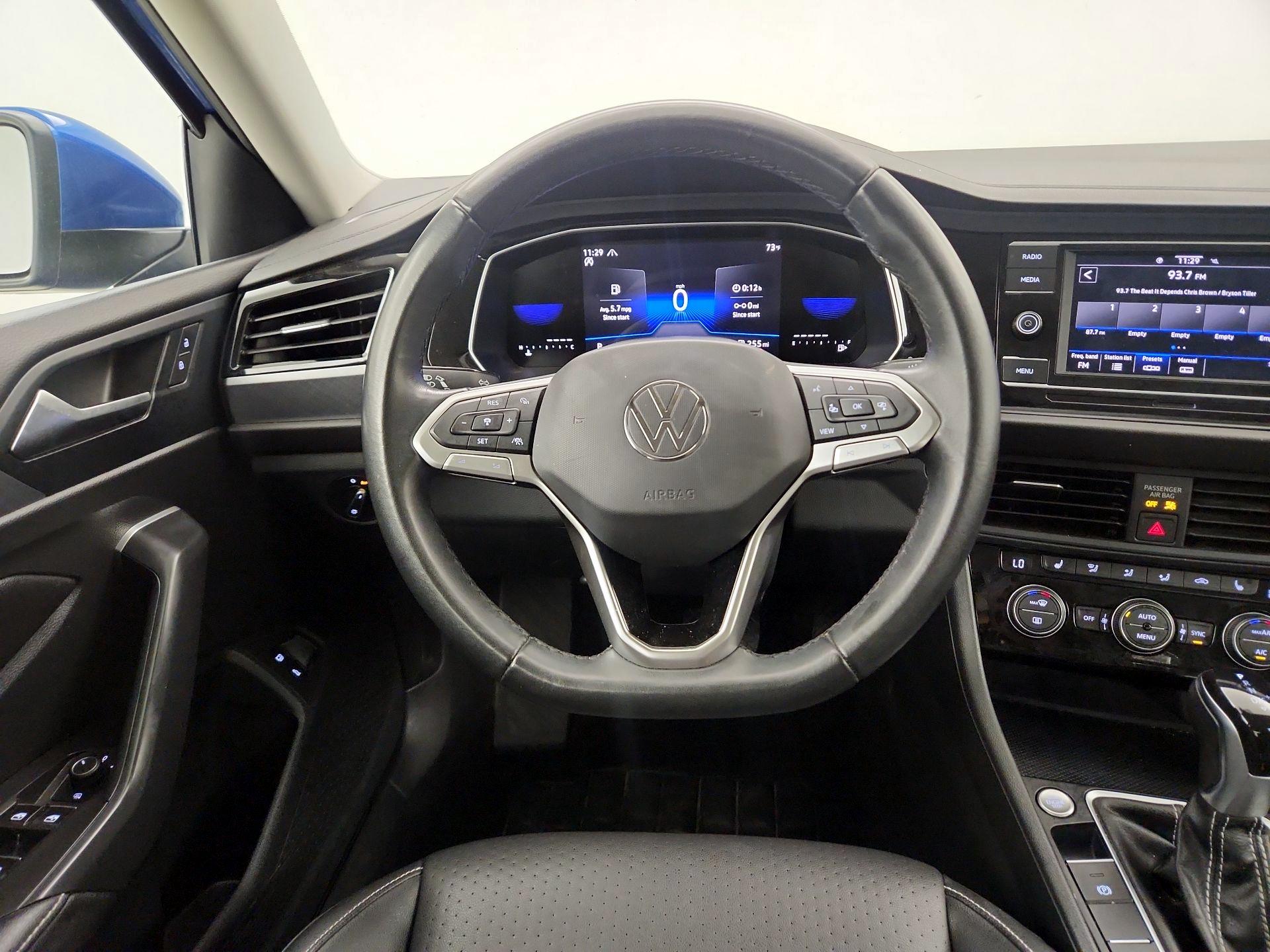 Thumbnail: 2024 Volkswagen Jetta - 10