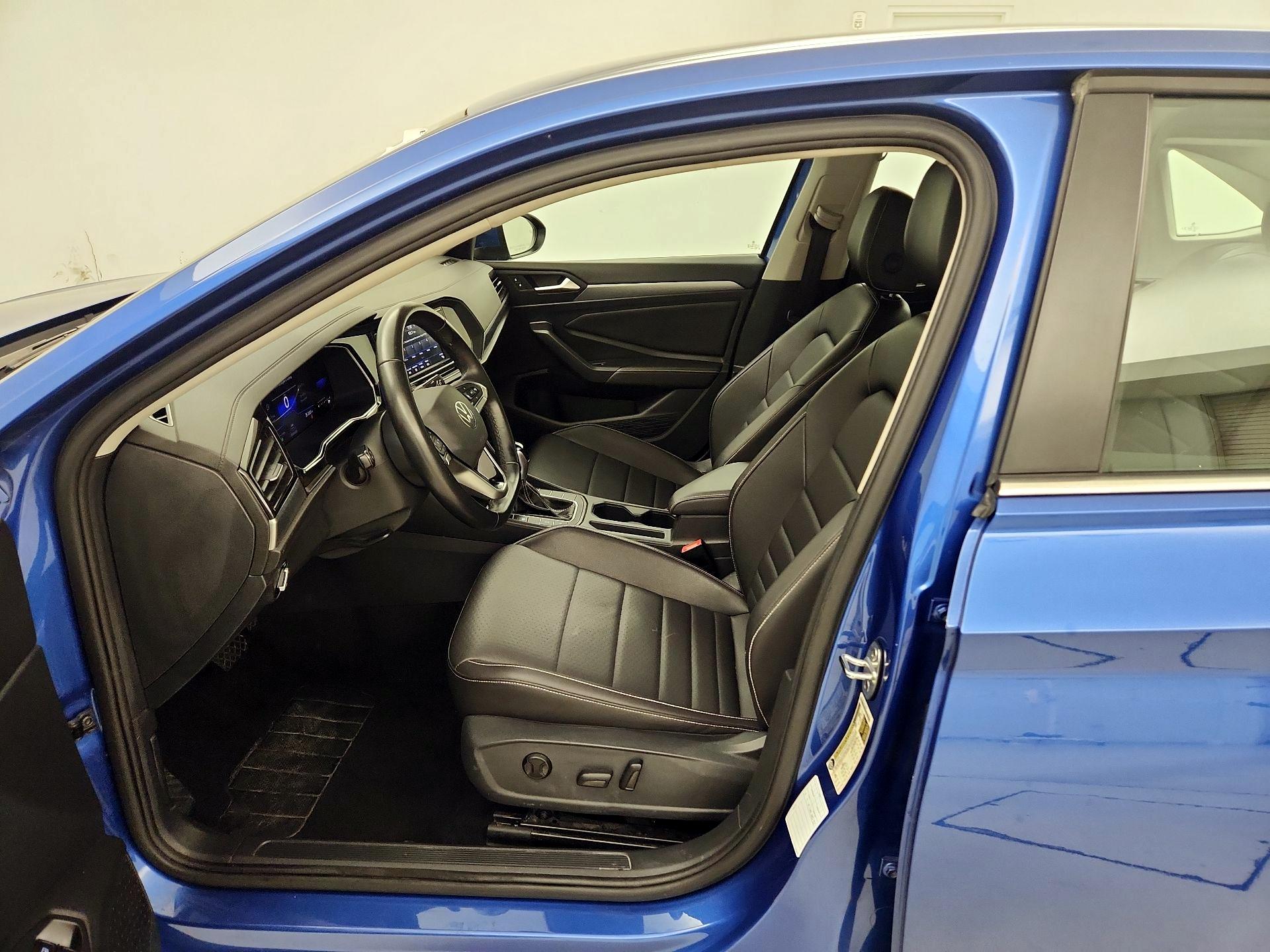 Thumbnail: 2024 Volkswagen Jetta - 11