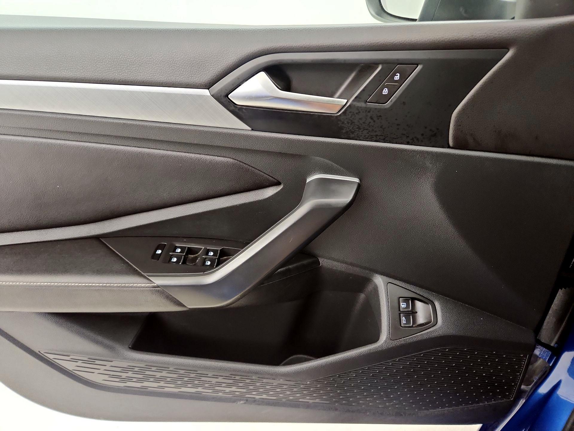 Thumbnail: 2024 Volkswagen Jetta - 12