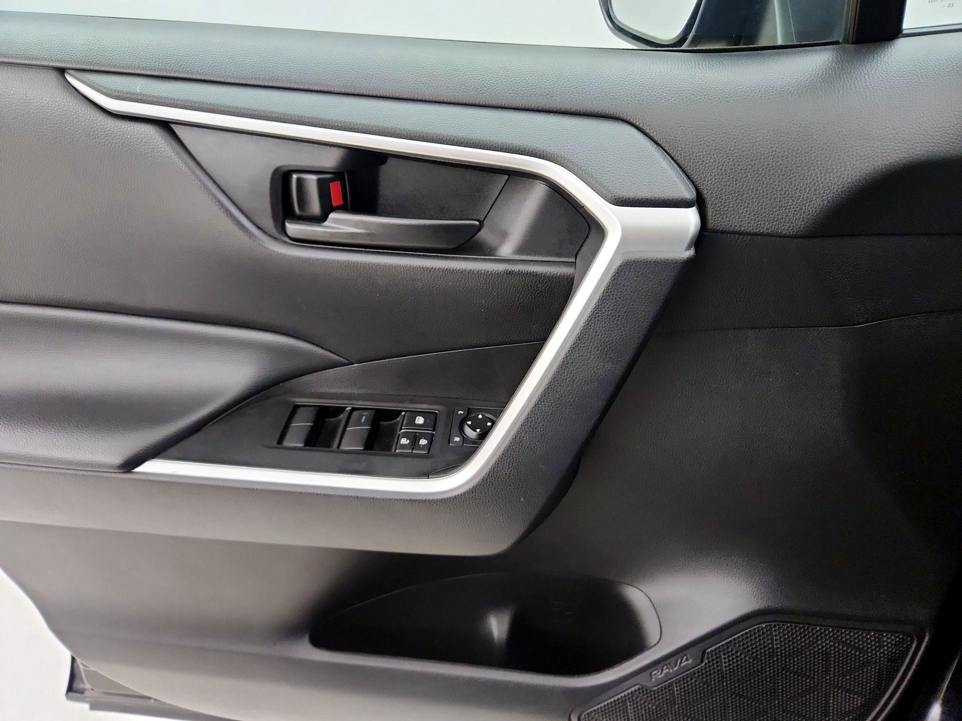 Thumbnail: 2024 Toyota RAV4 - 12