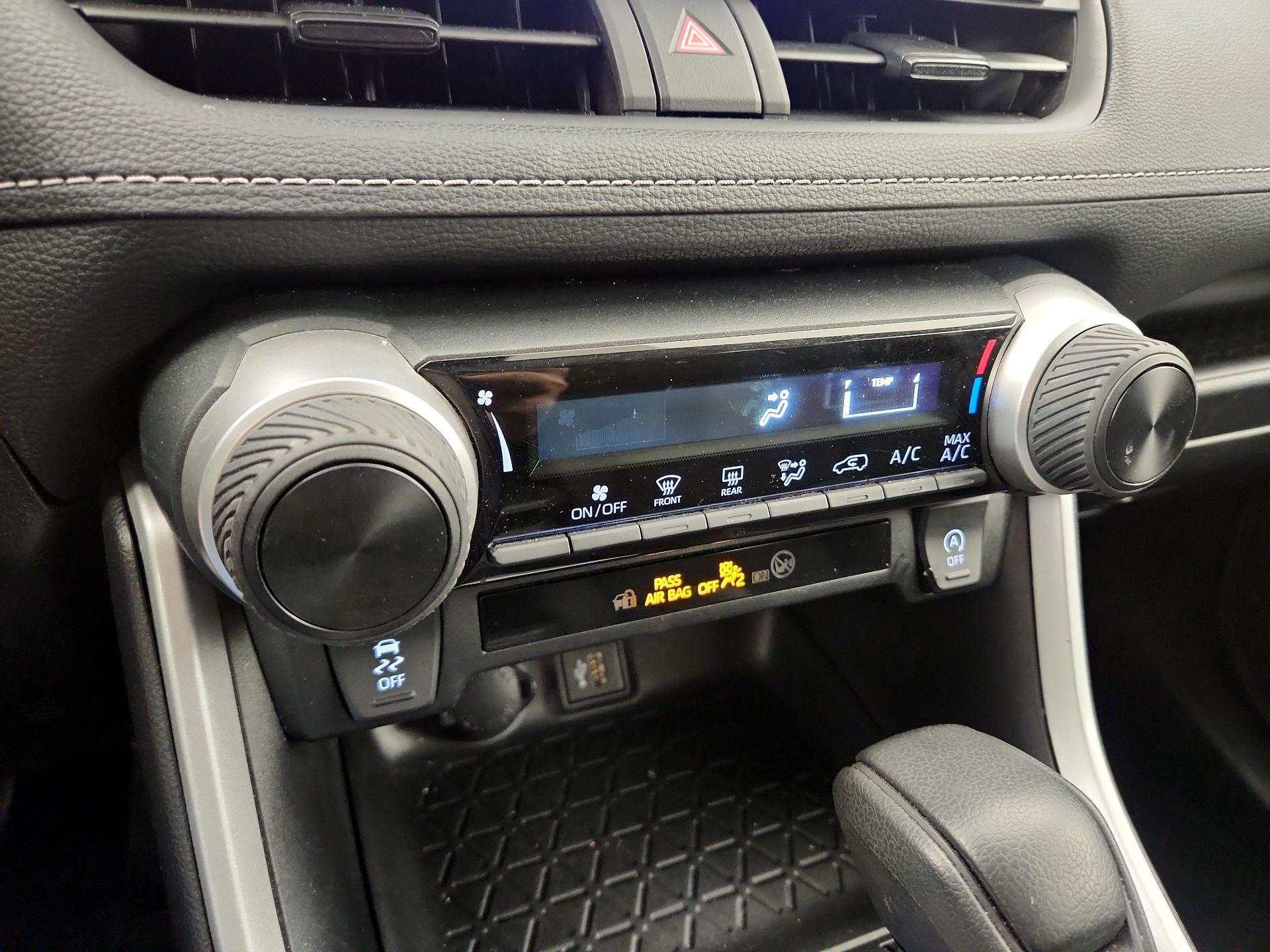 Thumbnail: 2024 Toyota RAV4 - 16