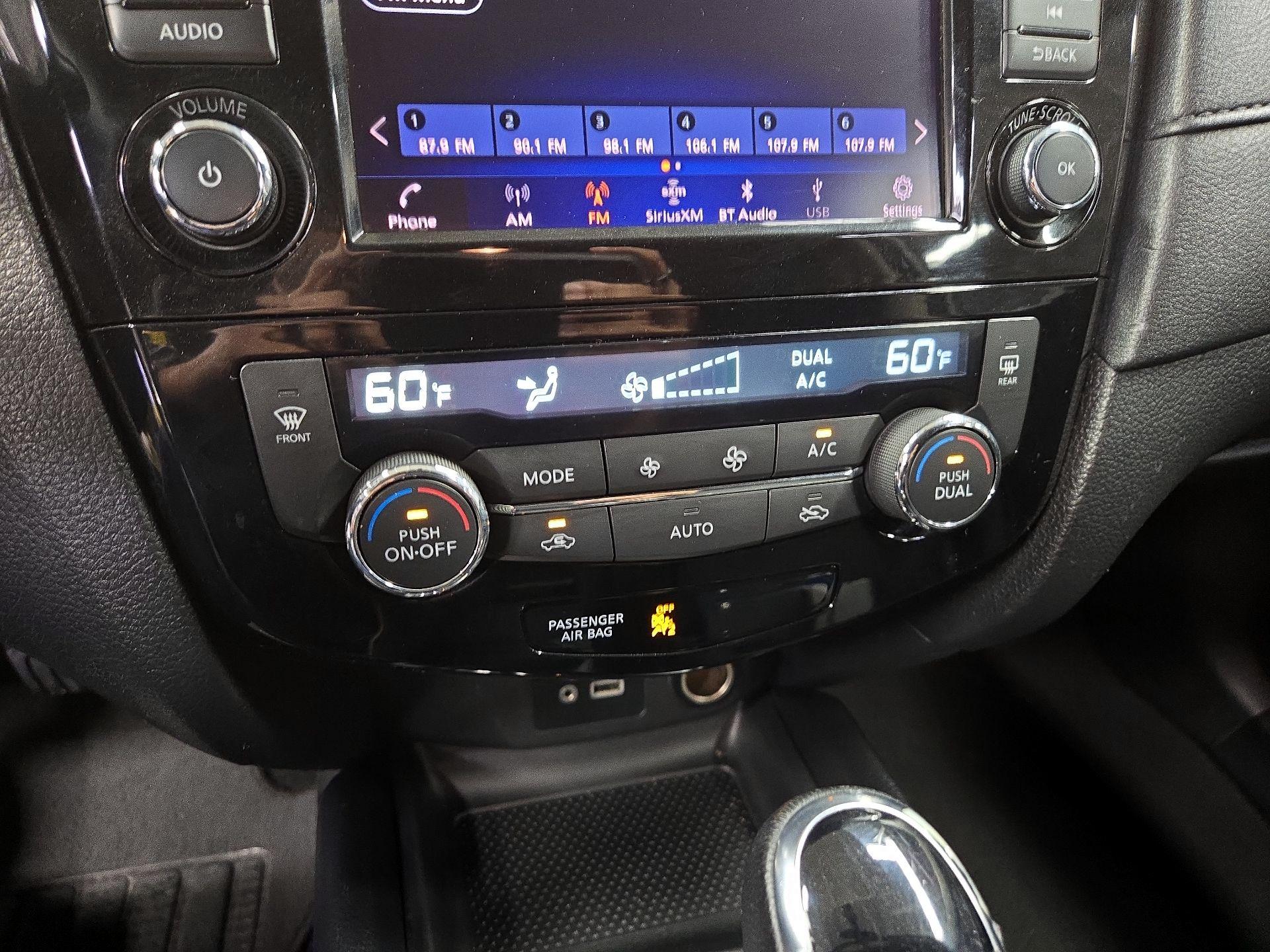 Thumbnail: 2018 Nissan Rogue - 16