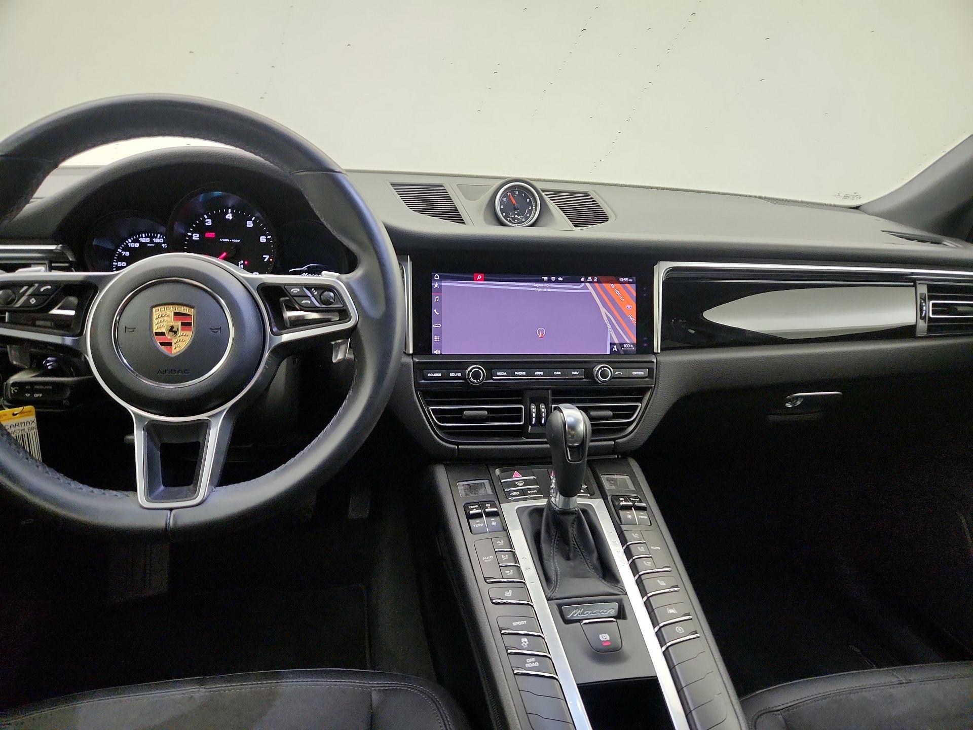 Thumbnail: 2021 Porsche Macan - 9