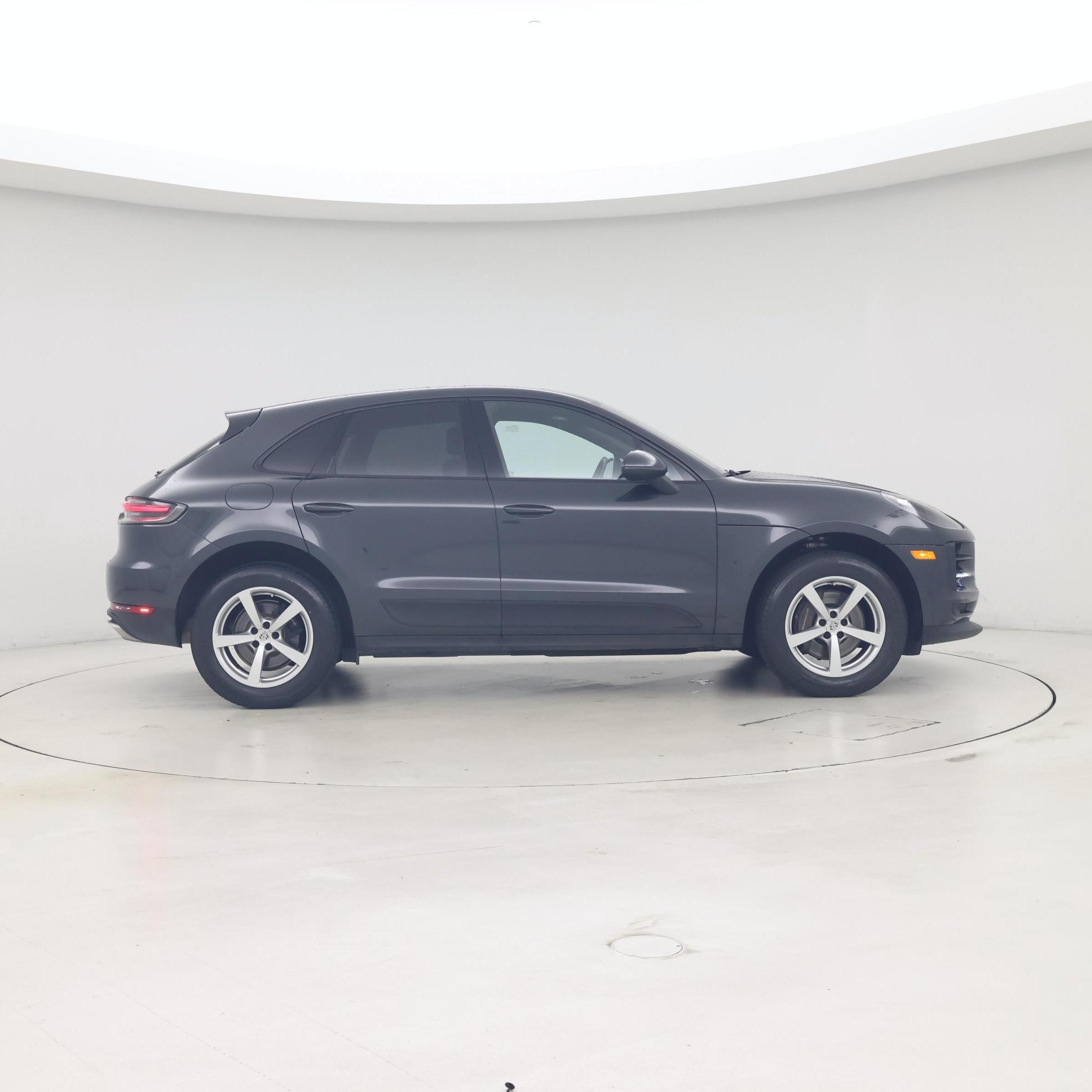 Thumbnail: 2021 Porsche Macan - 7