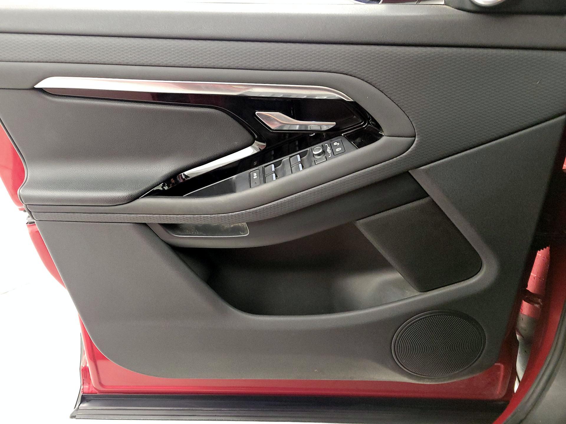 Thumbnail: 2020 Land Rover Range Rover Evoque - 10