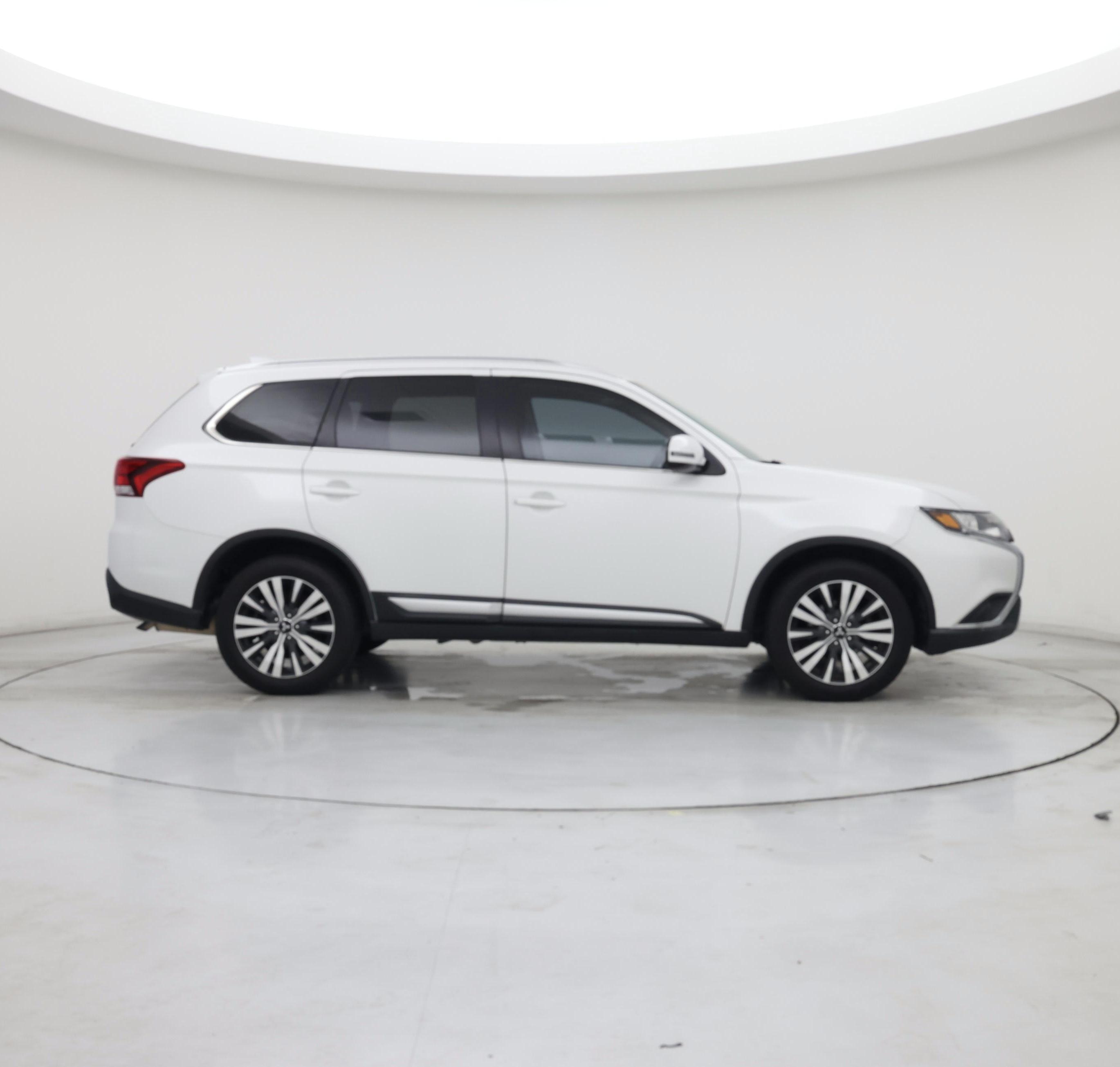 Thumbnail: 2019 Mitsubishi Outlander - 7