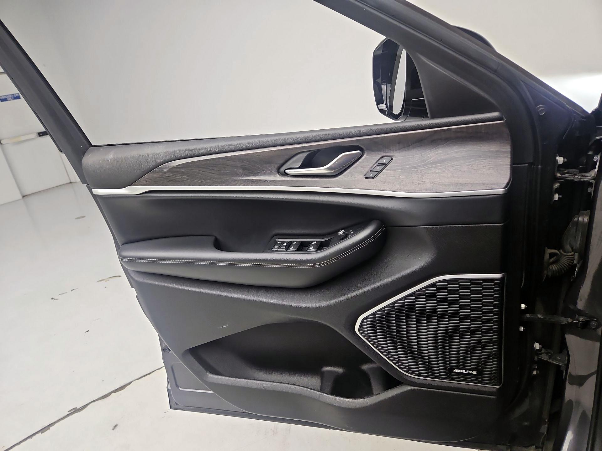 Thumbnail: 2022 Jeep Grand Cherokee L - 12