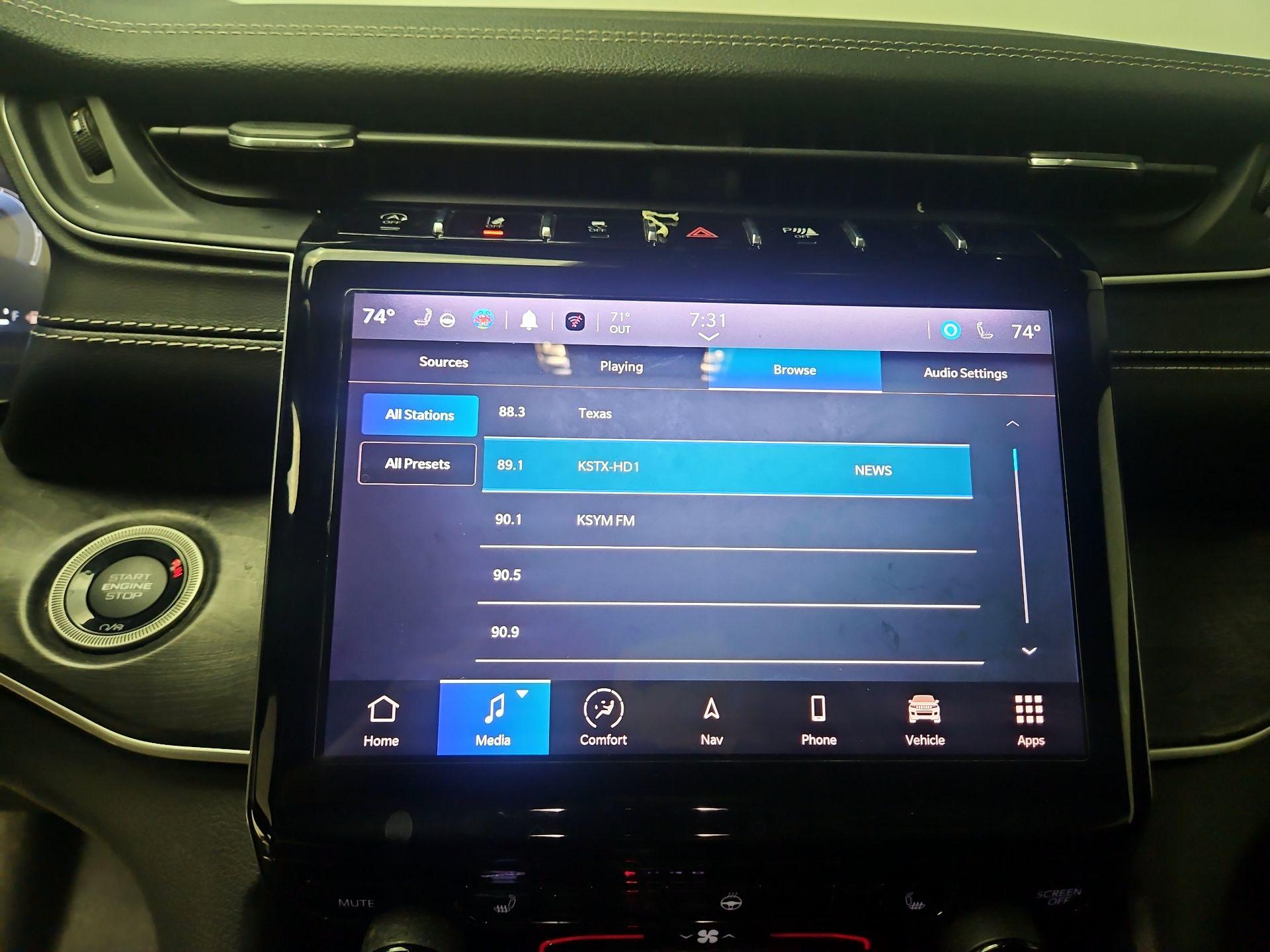 Thumbnail: 2022 Jeep Grand Cherokee L - 16