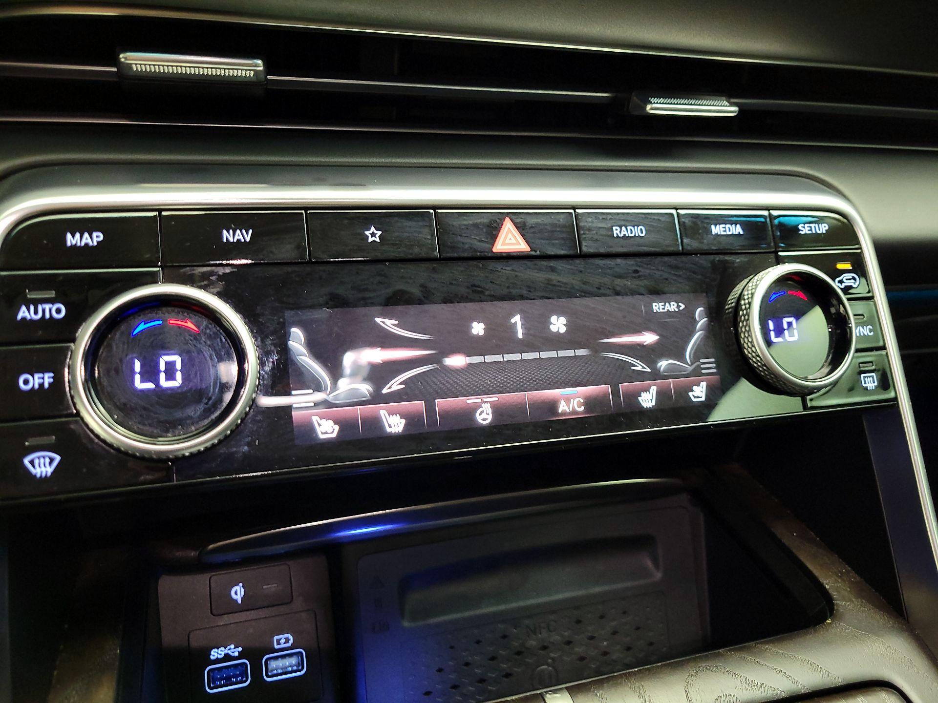 Thumbnail: 2022 Genesis GV80 - 17