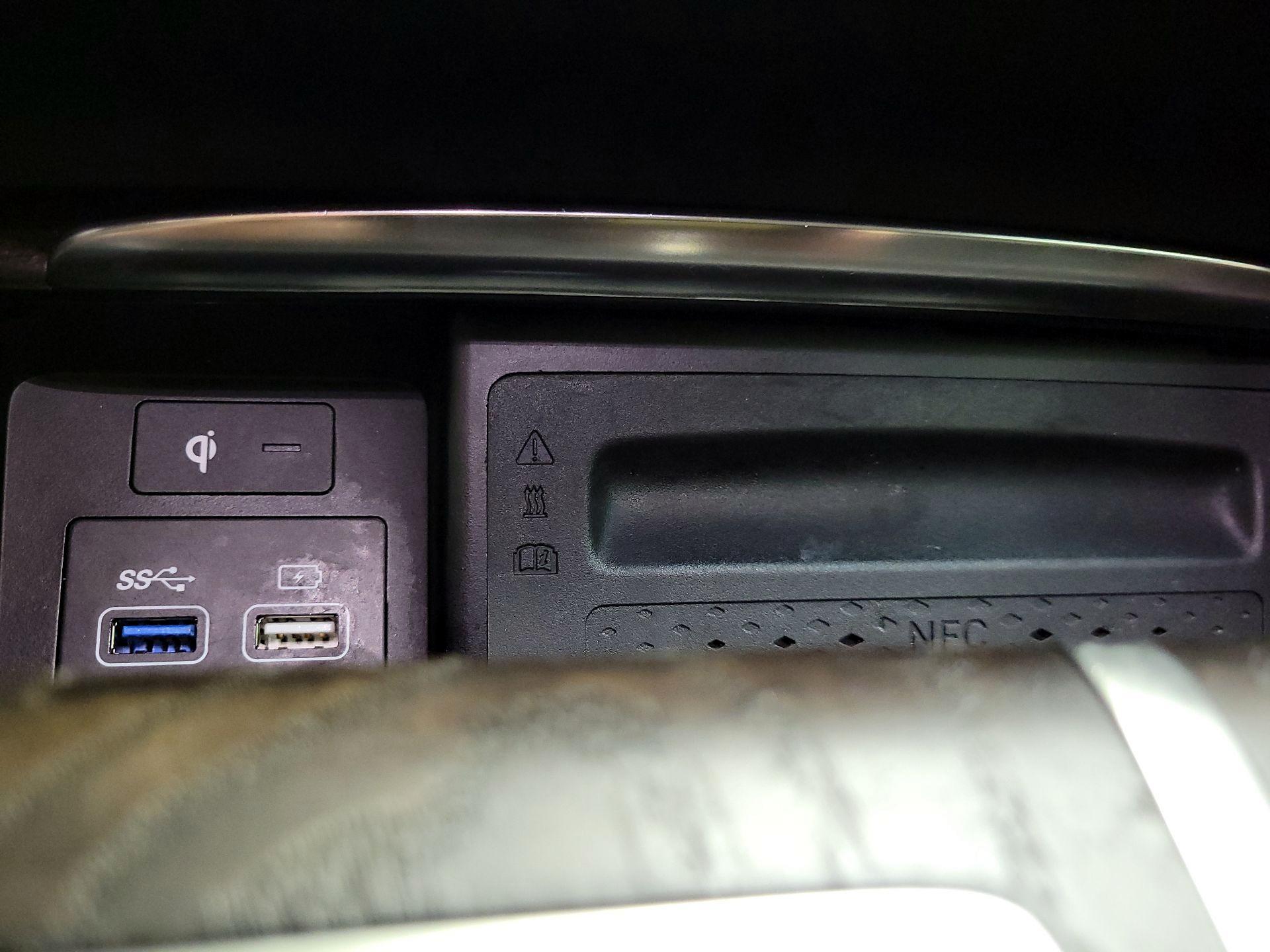 Thumbnail: 2022 Genesis GV80 - 19