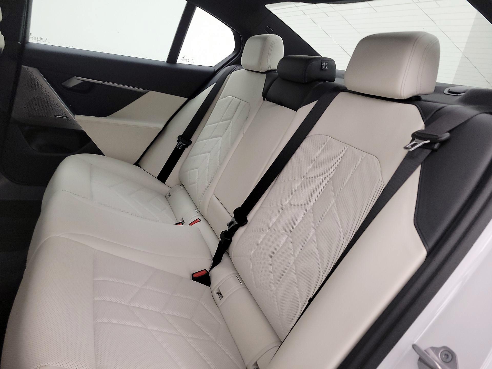 Thumbnail: 2024 BMW 5 Series - 19