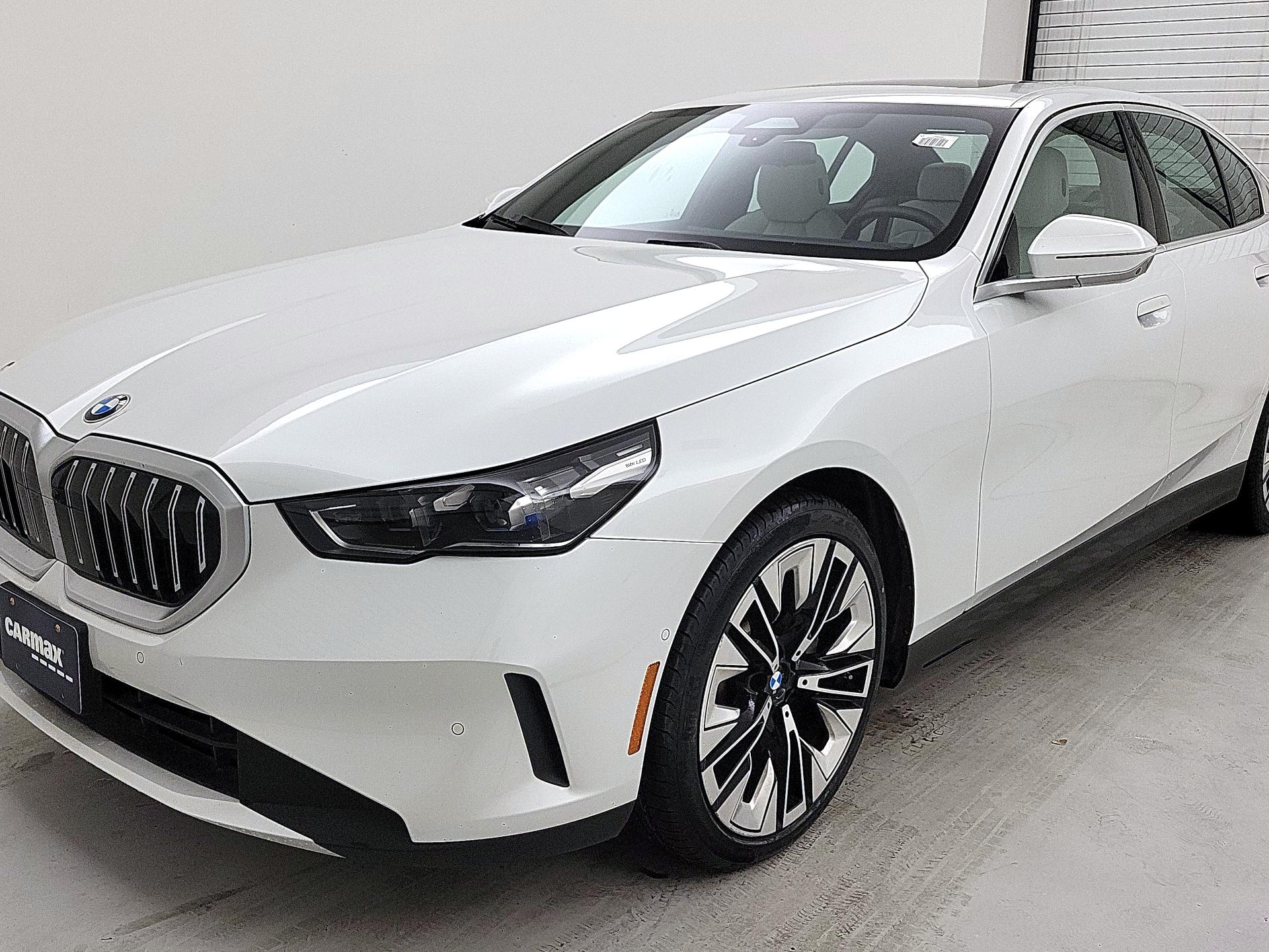 Thumbnail: 2024 BMW 5 Series - 3