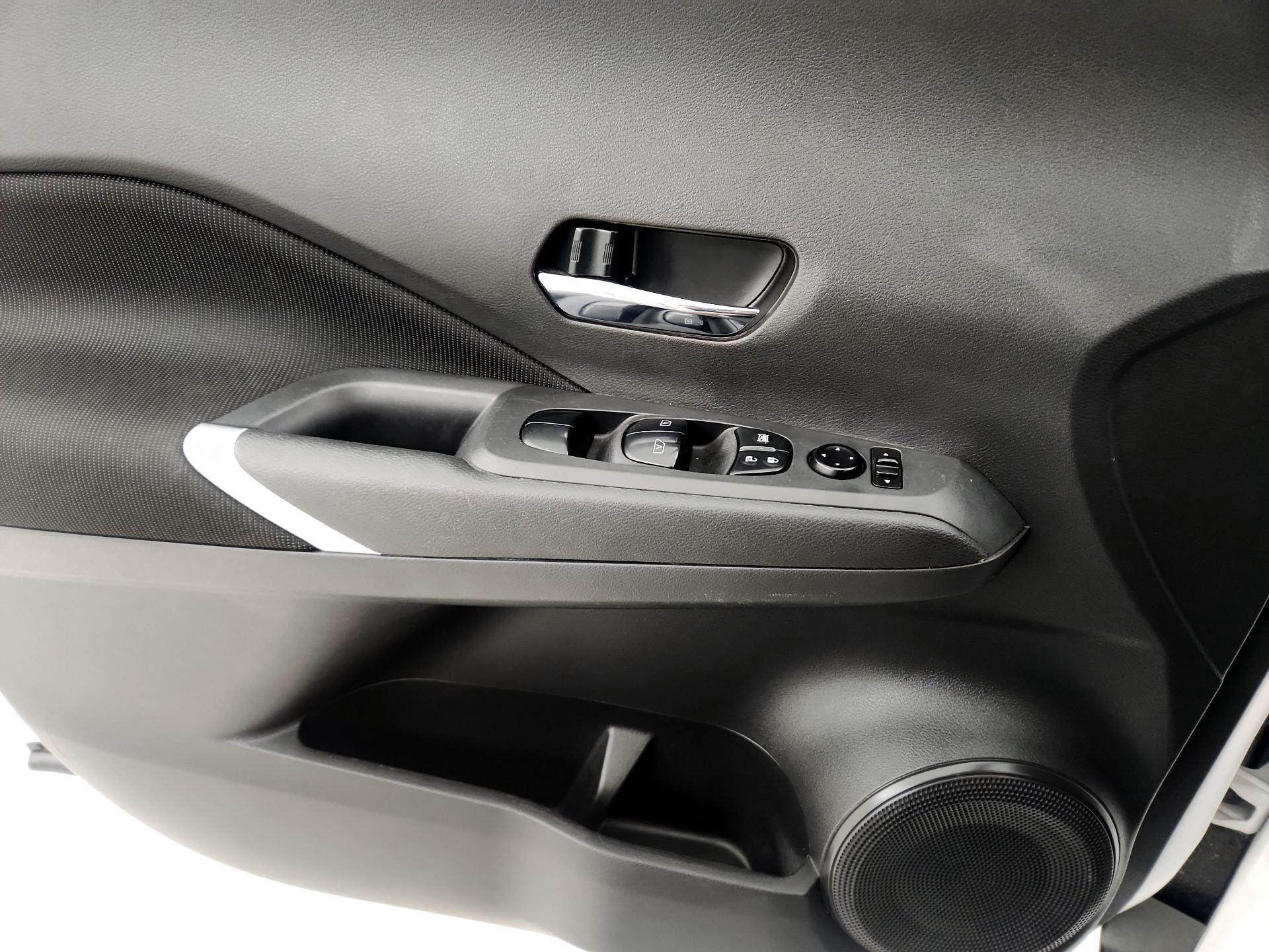 Thumbnail: 2021 Nissan Kicks - 12