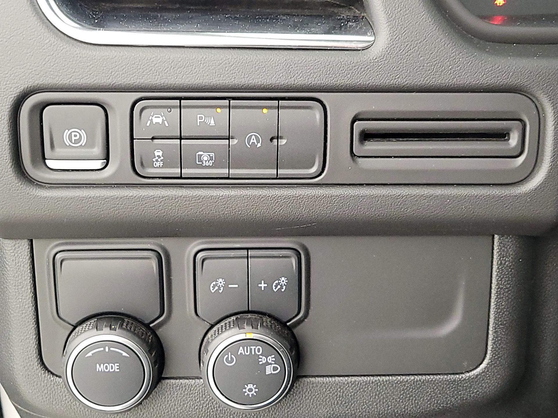 Thumbnail: 2024 Chevrolet Tahoe - 11