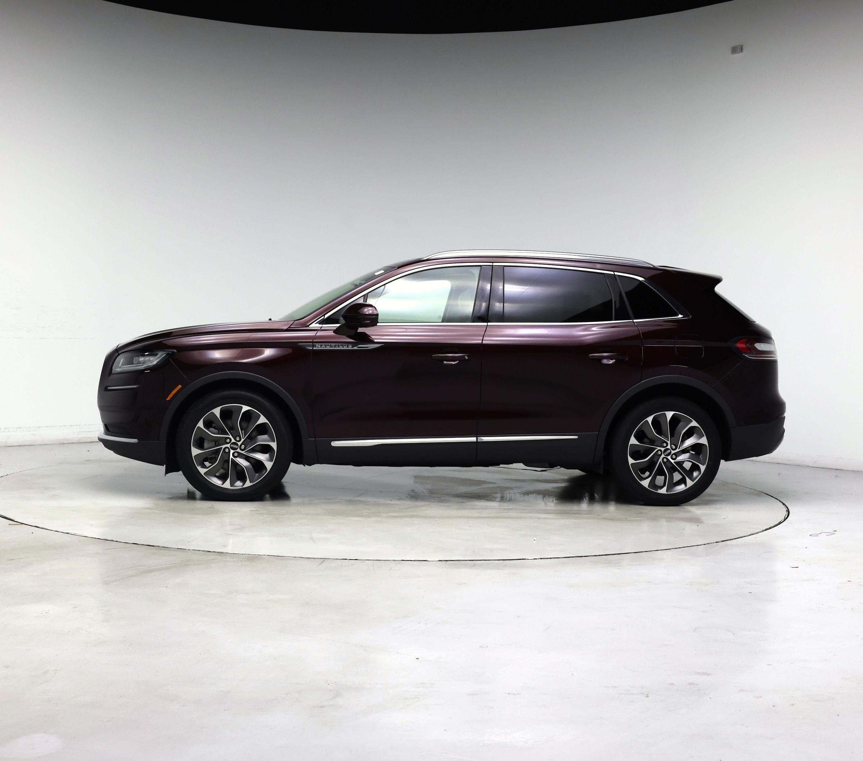 Thumbnail: 2023 Lincoln Nautilus - 3