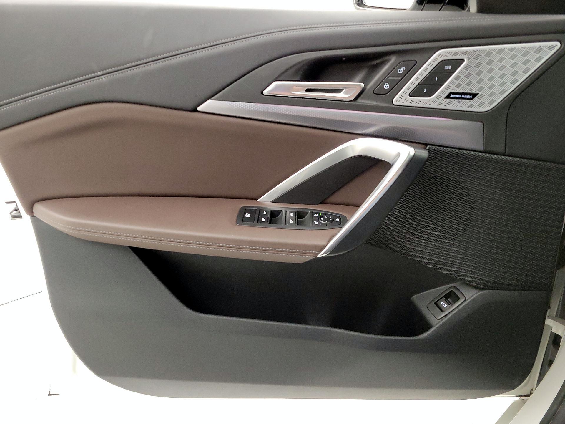 Thumbnail: 2025 BMW X1 - 10