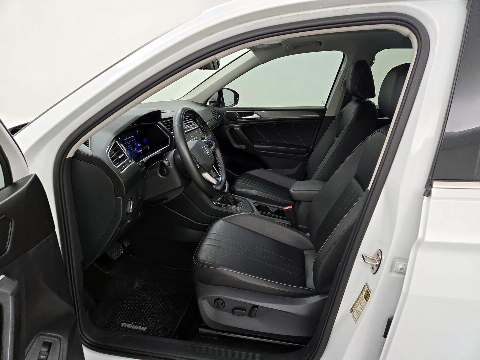 Thumbnail: 2022 Volkswagen Tiguan - 11