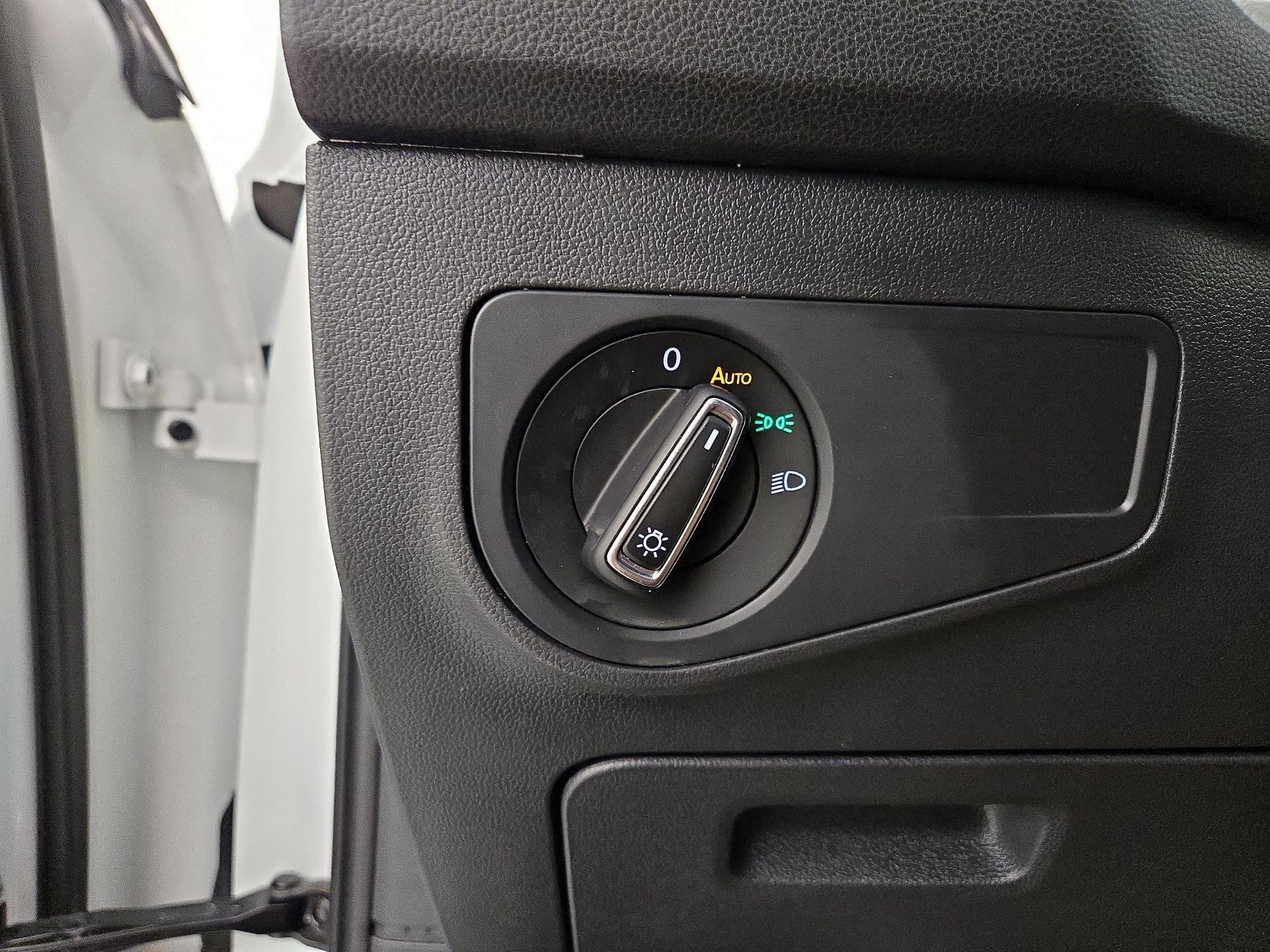 Thumbnail: 2022 Volkswagen Tiguan - 13