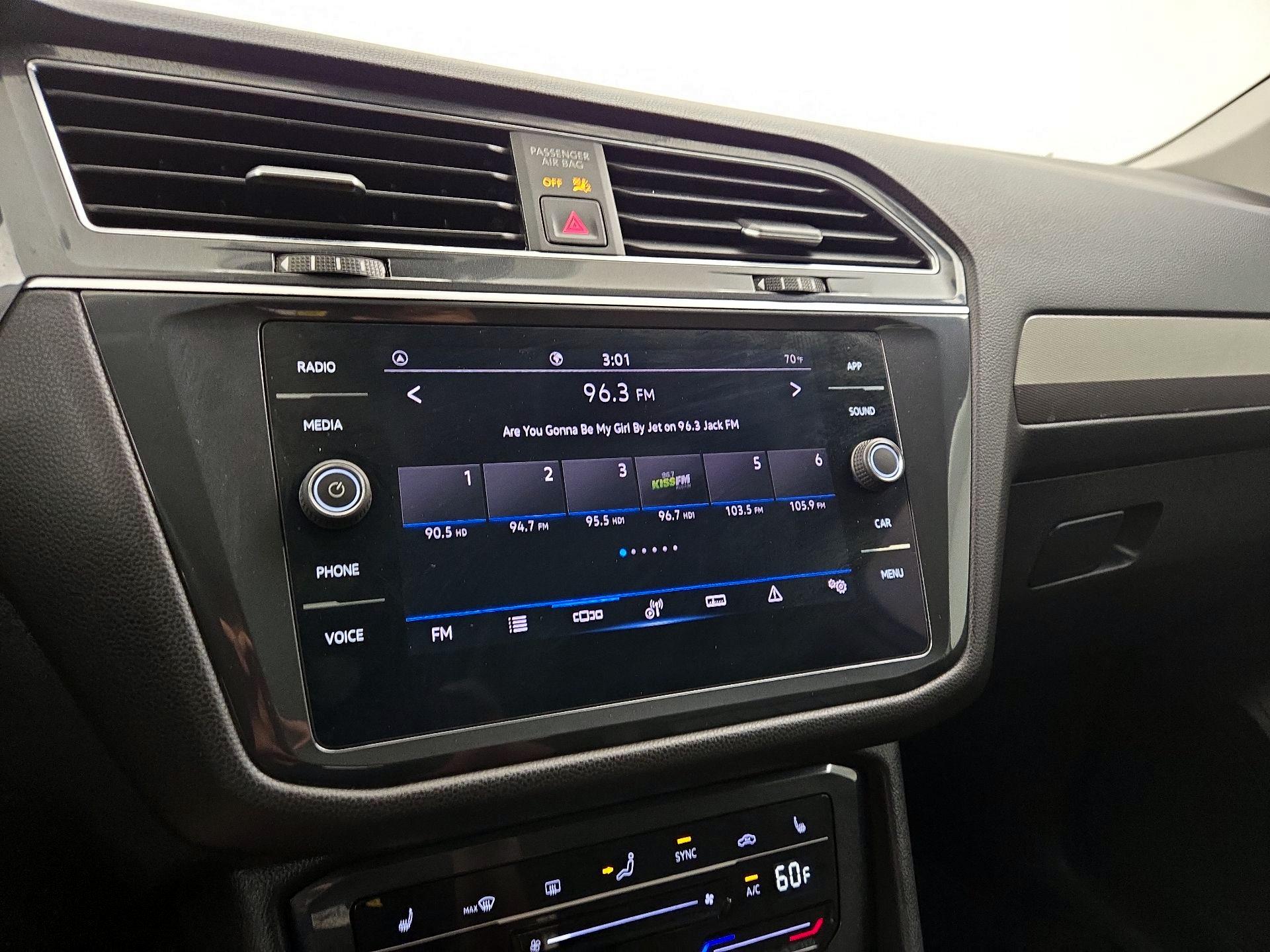 Thumbnail: 2022 Volkswagen Tiguan - 15