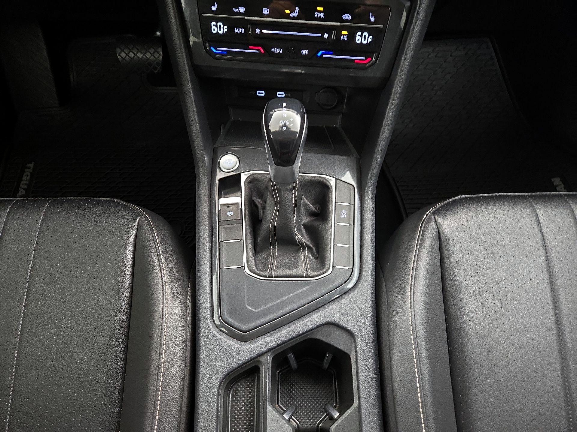 Thumbnail: 2022 Volkswagen Tiguan - 17