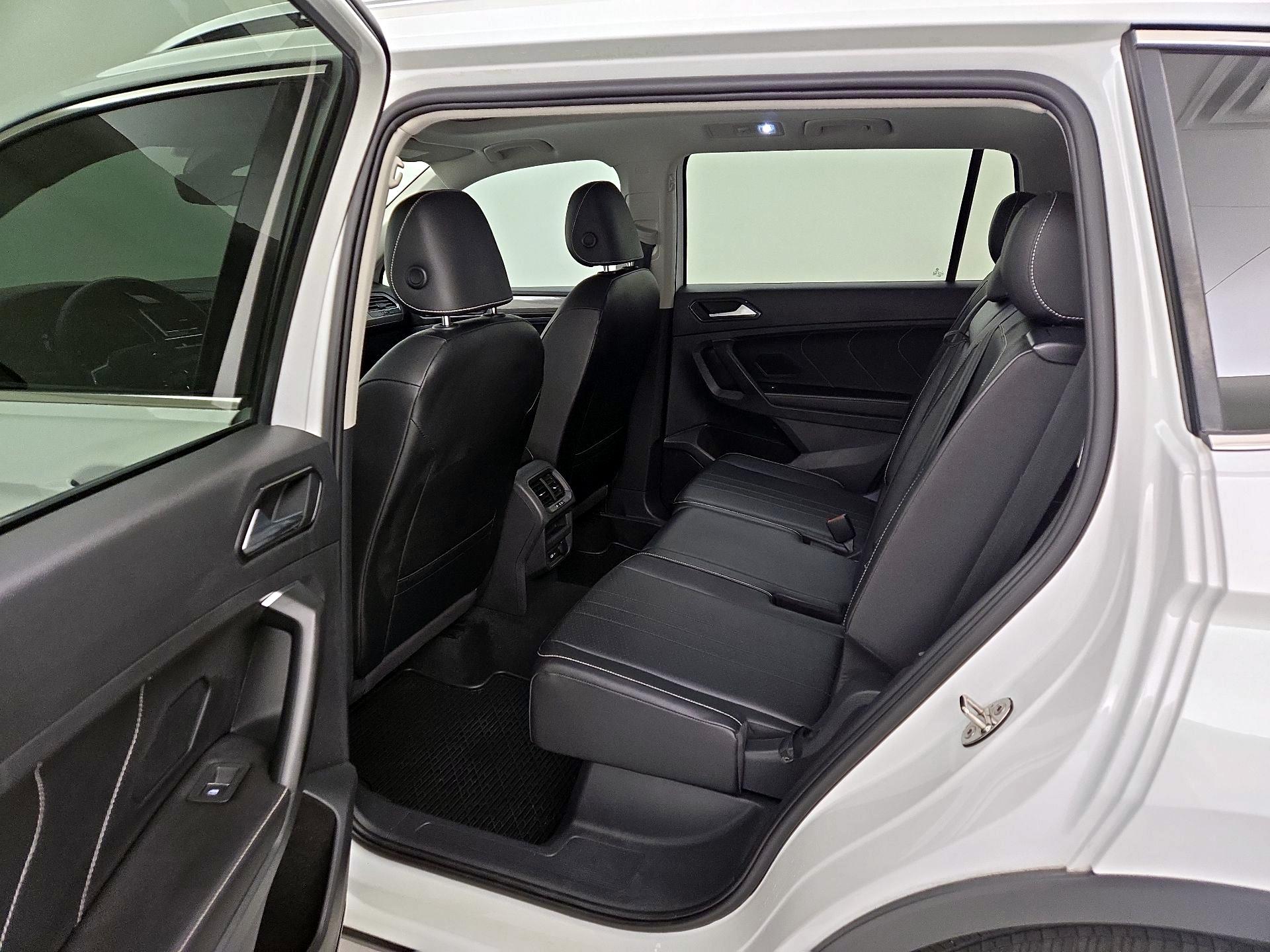 Thumbnail: 2022 Volkswagen Tiguan - 20