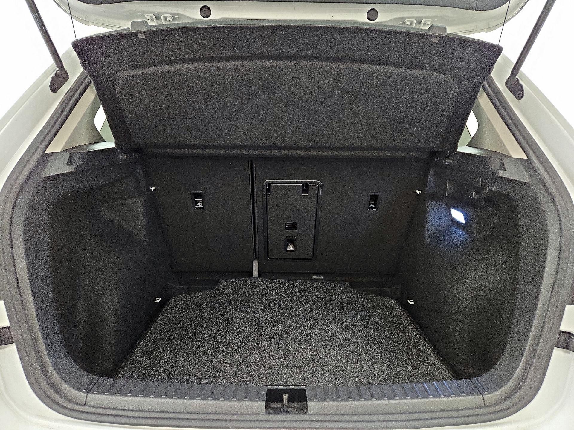 Thumbnail: 2024 Volkswagen Taos - 20