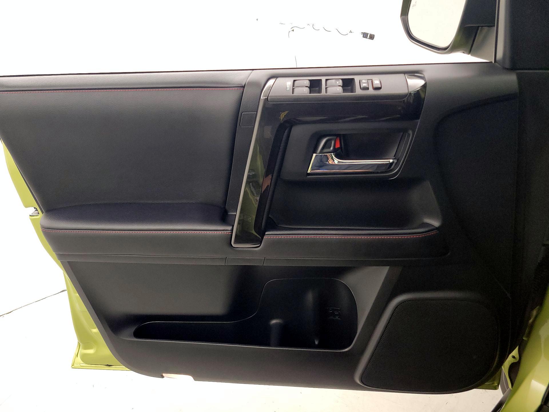 Thumbnail: 2022 Toyota 4Runner - 12