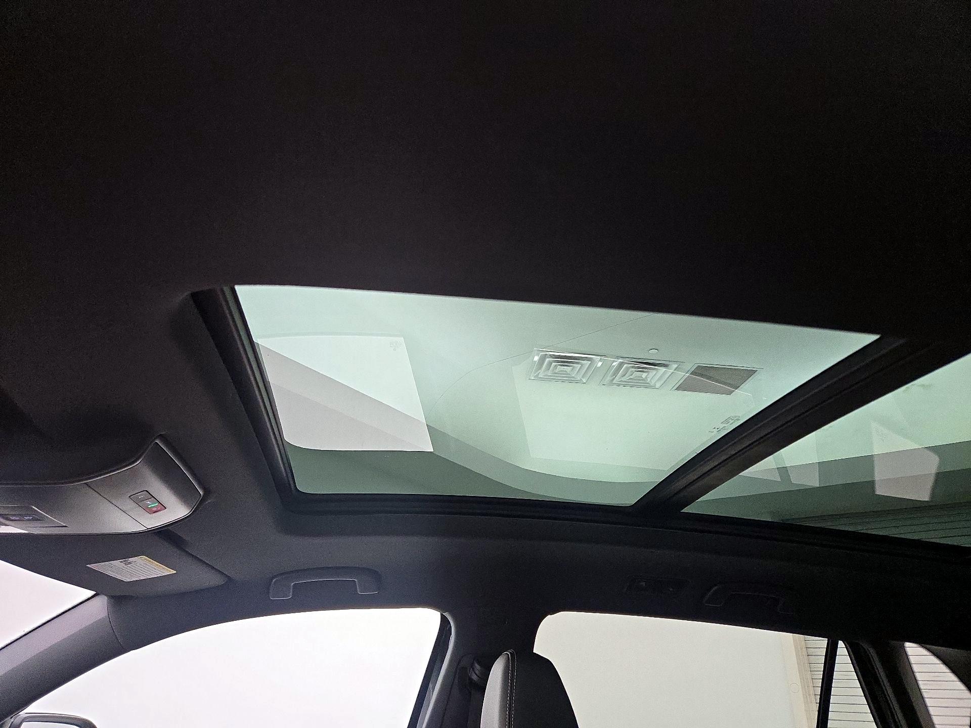 Thumbnail: 2022 Volkswagen Atlas - 19