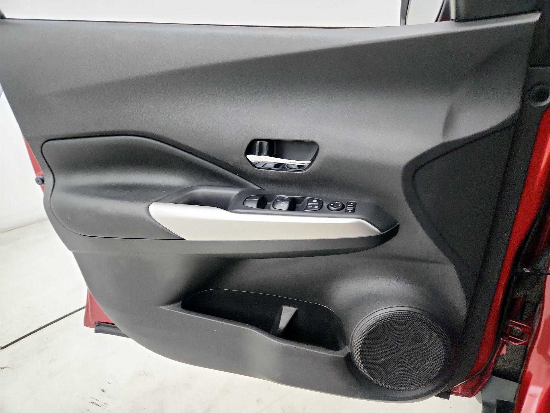 Thumbnail: 2020 Nissan Kicks - 12