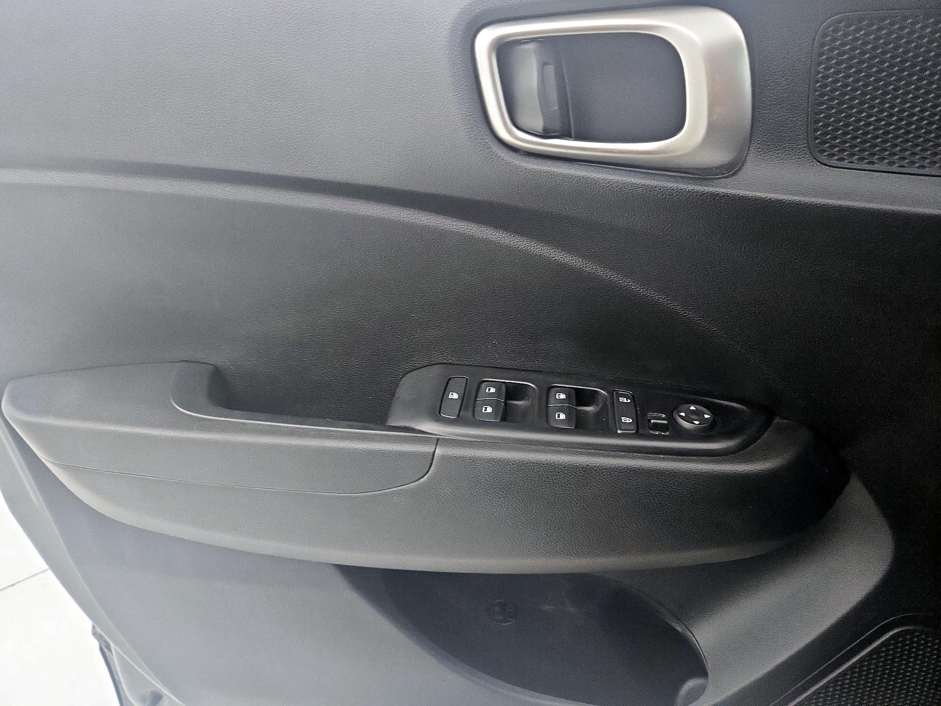 Thumbnail: 2022 Hyundai Venue - 12