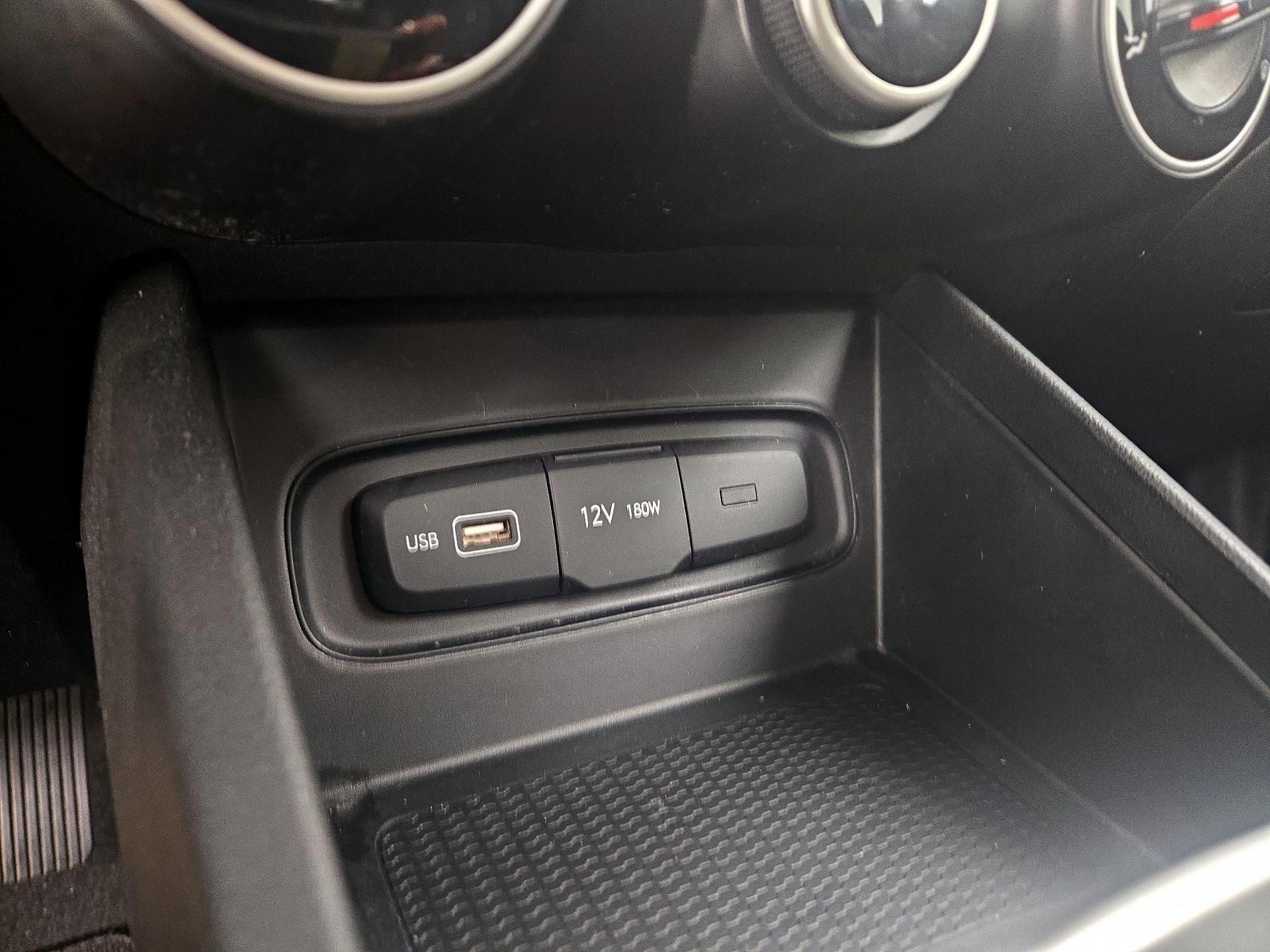 Thumbnail: 2022 Hyundai Venue - 18