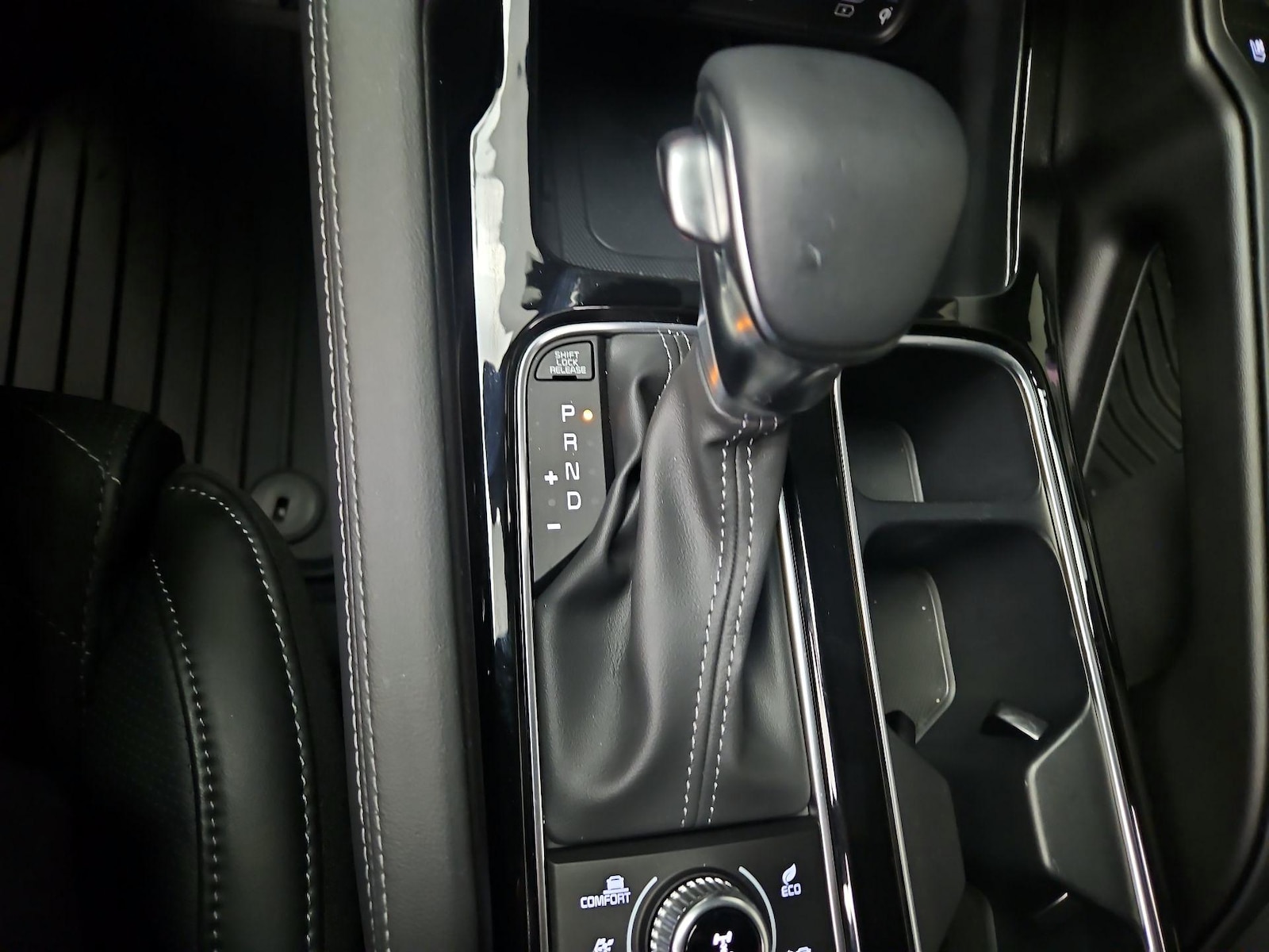 2025 Kia Telluride SX Prestige X-Line - Photo 19