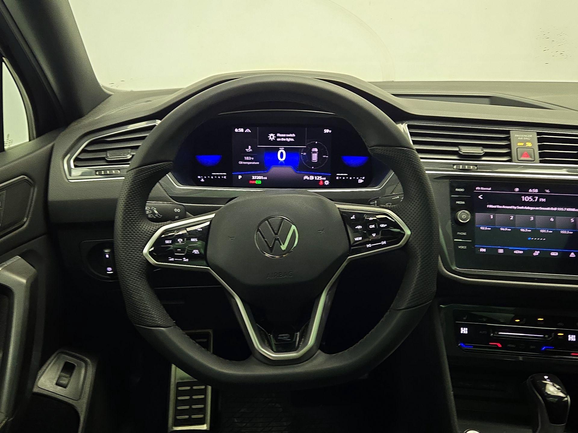 Thumbnail: 2022 Volkswagen Tiguan - 10