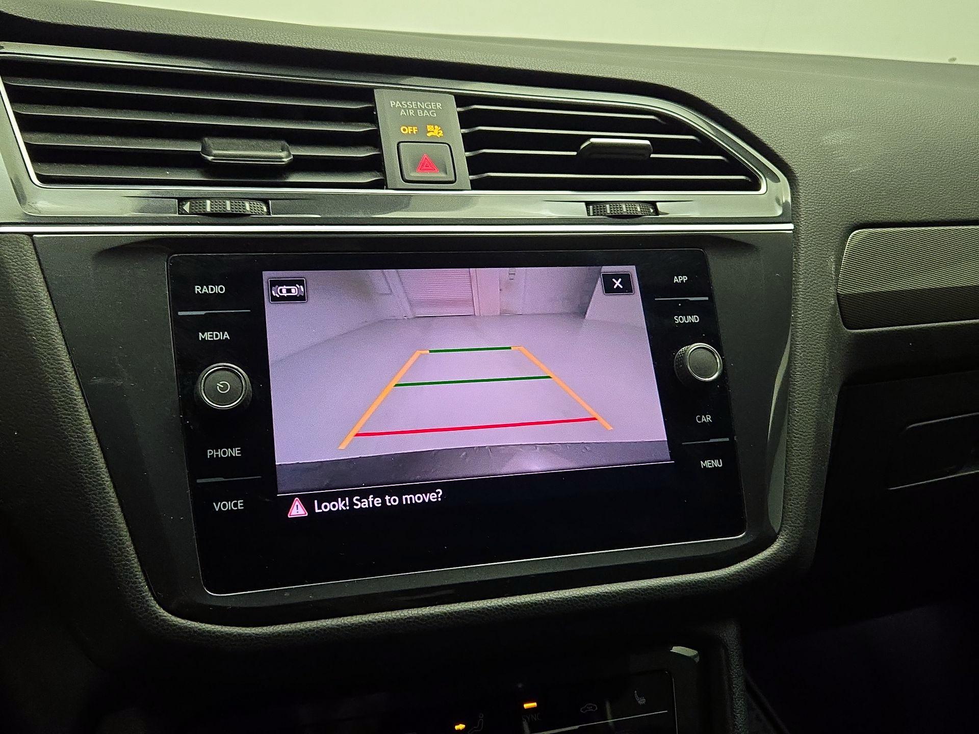 Thumbnail: 2022 Volkswagen Tiguan - 14