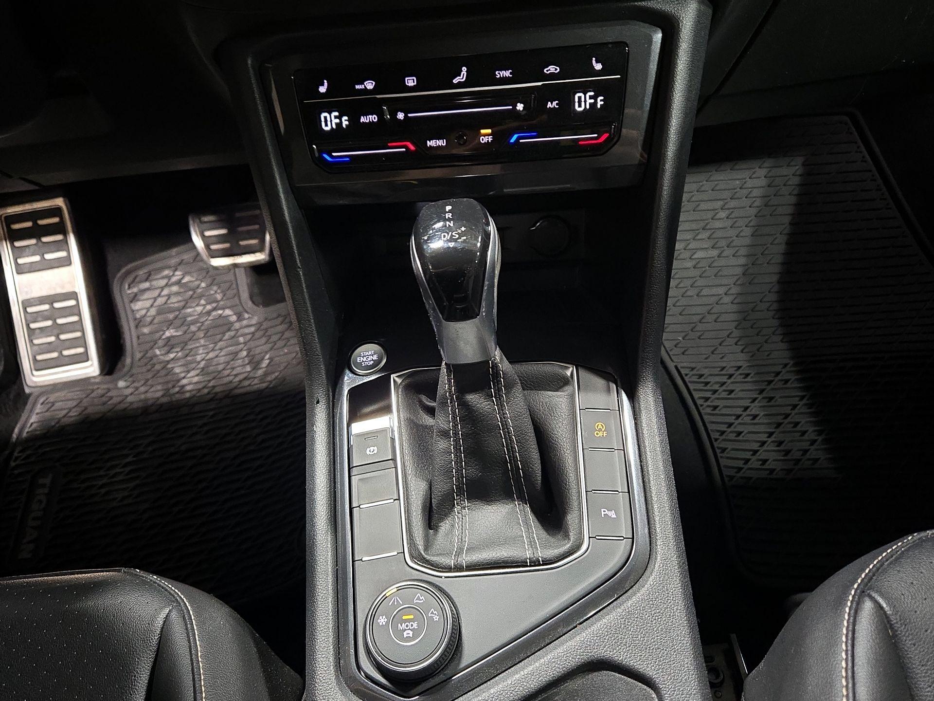 Thumbnail: 2022 Volkswagen Tiguan - 17