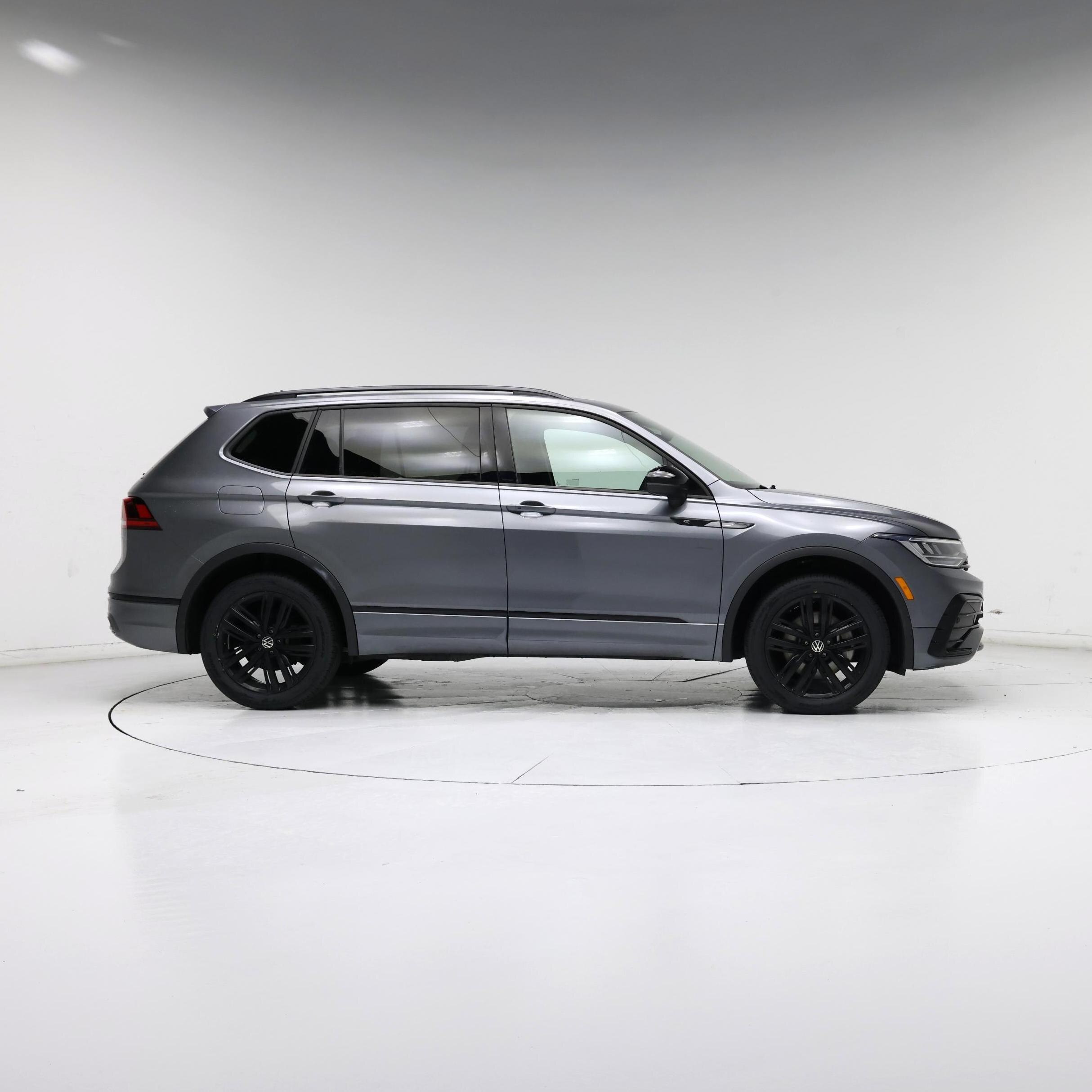 Thumbnail: 2022 Volkswagen Tiguan - 7