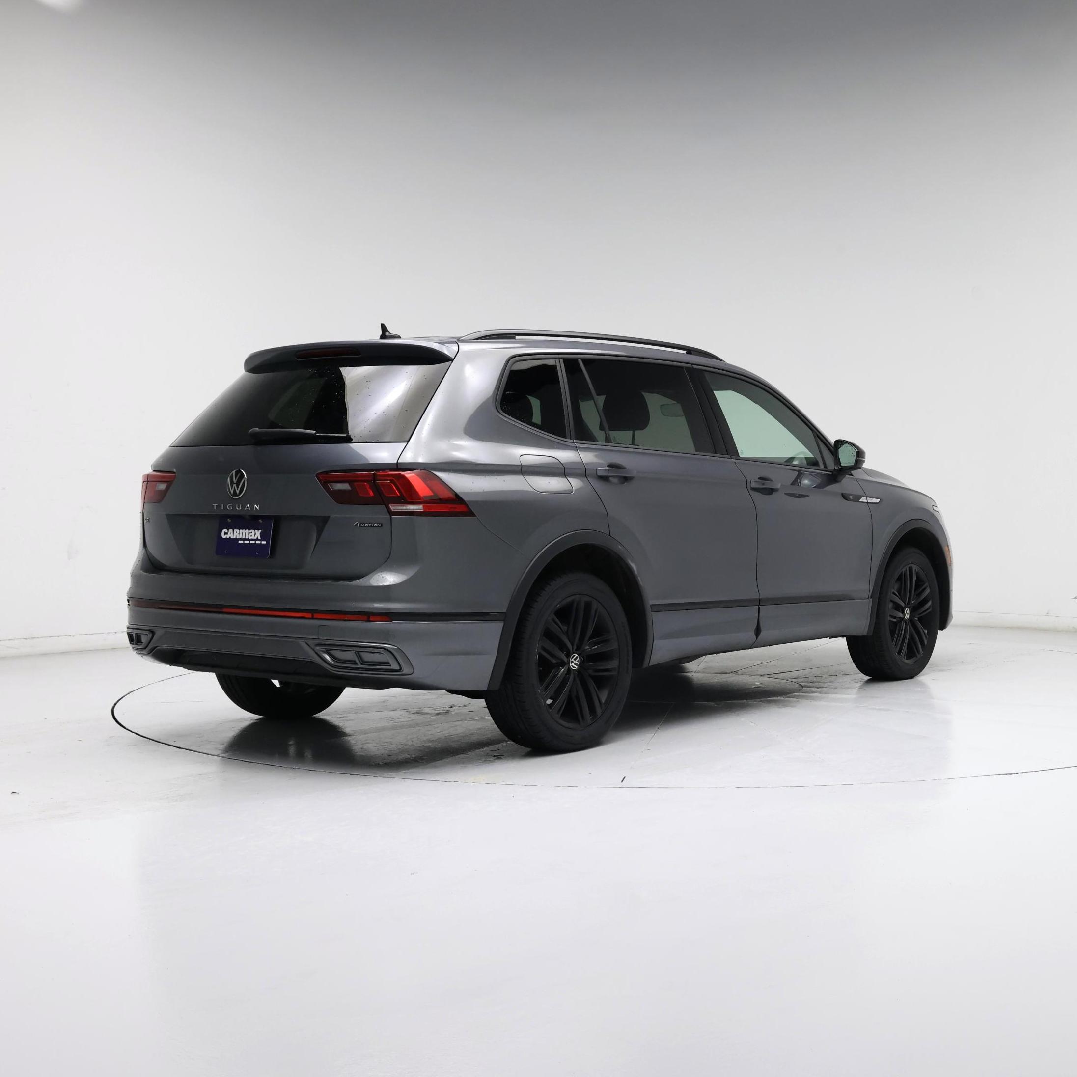 Thumbnail: 2022 Volkswagen Tiguan - 8