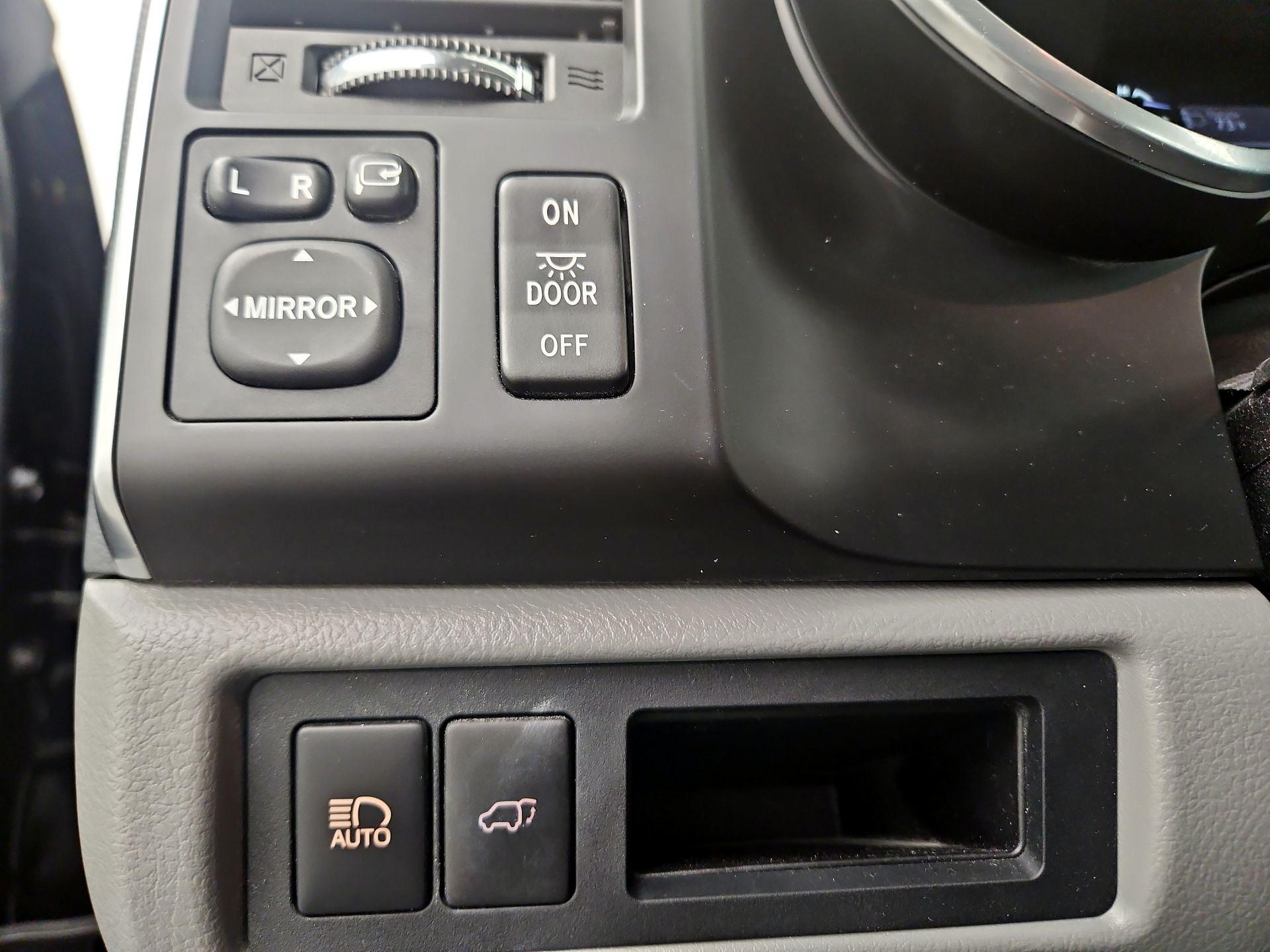 Thumbnail: 2020 Toyota Sequoia - 13