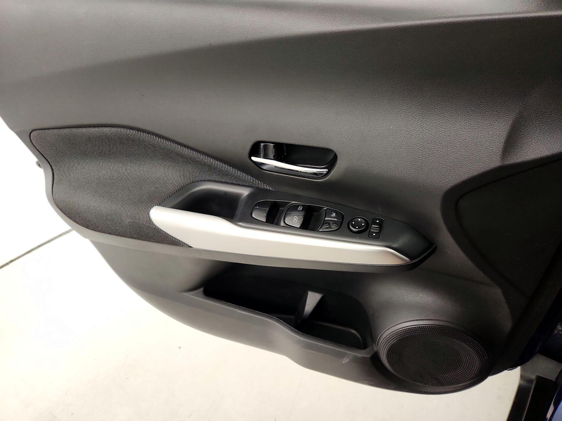 Thumbnail: 2018 Nissan Kicks - 12