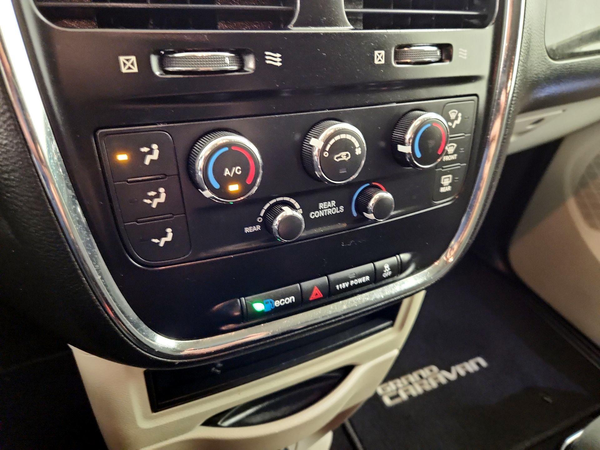 Thumbnail: 2017 Dodge Grand Caravan - 16