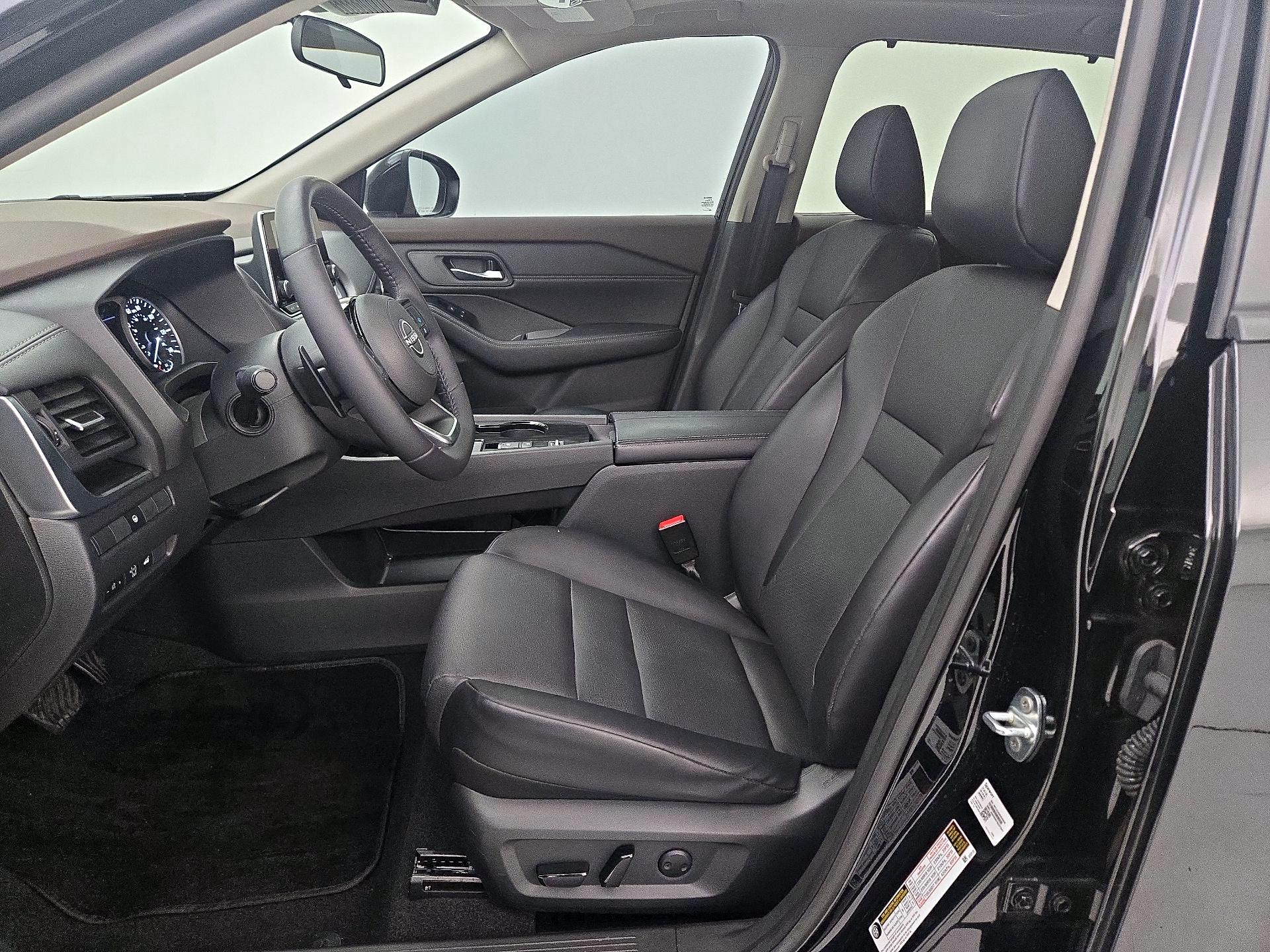 Thumbnail: 2023 Nissan Rogue - 11