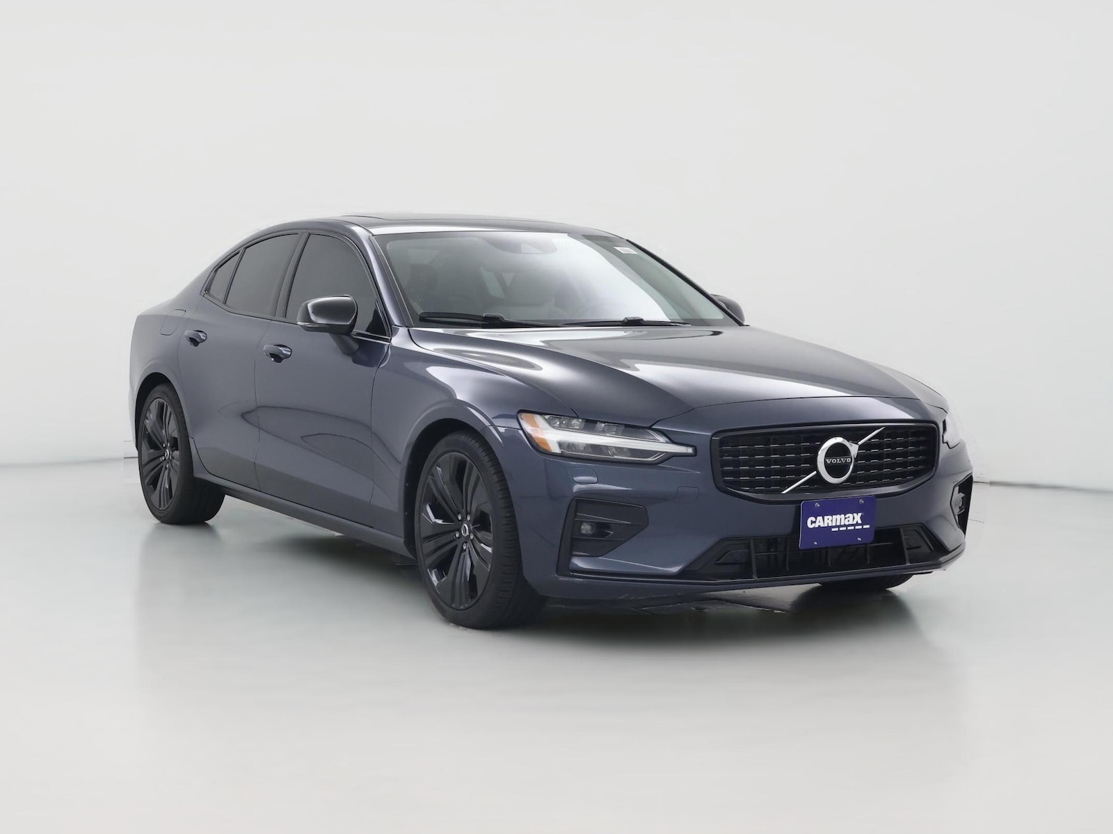 2022 Volvo S60 Momentum