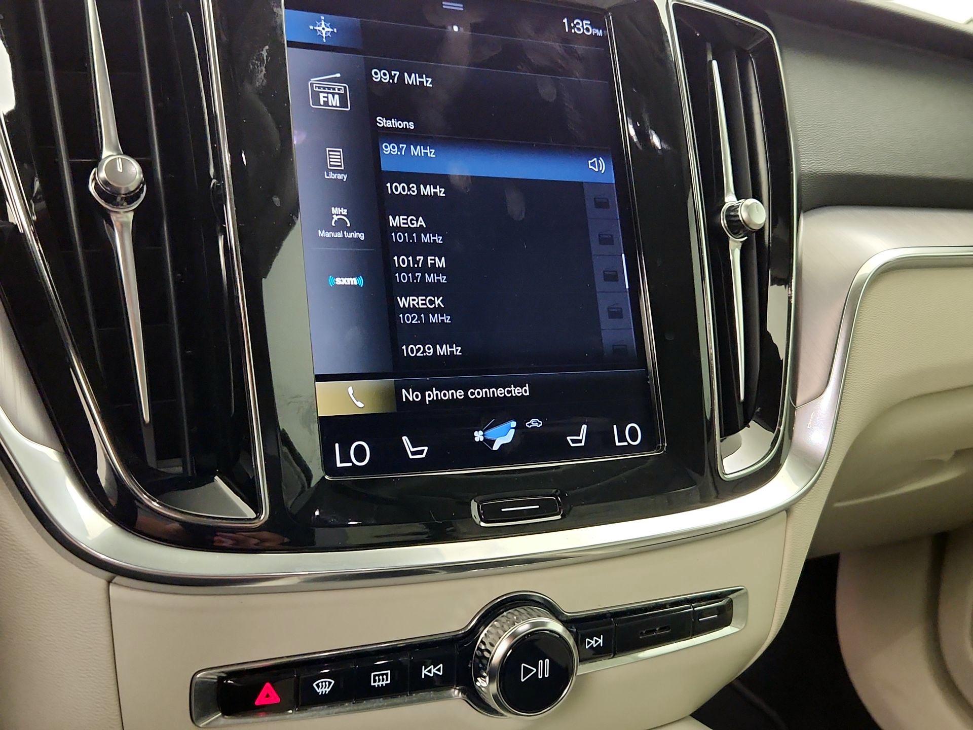 Thumbnail: 2022 Volvo S60 - 16