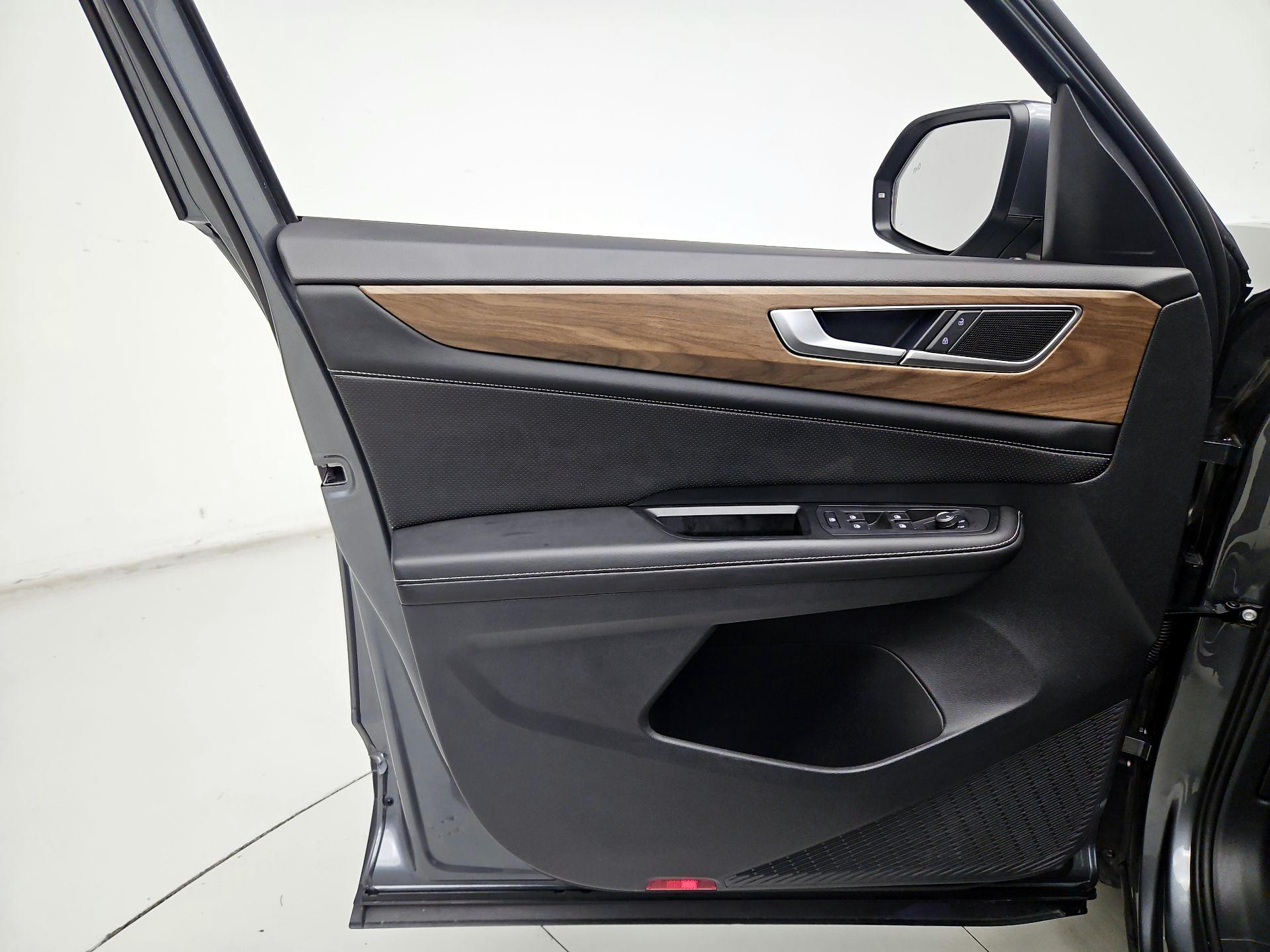 Thumbnail: 2024 Volkswagen Atlas - 12