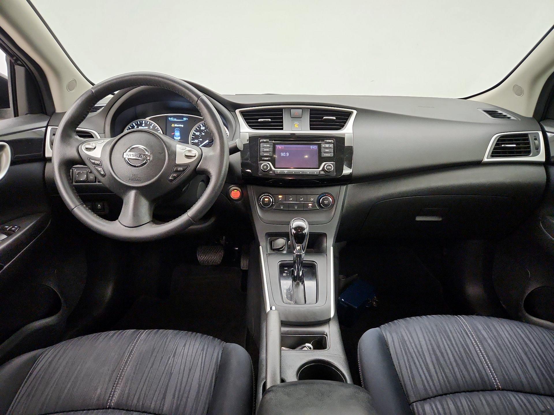 Thumbnail: 2016 Nissan Sentra - 9