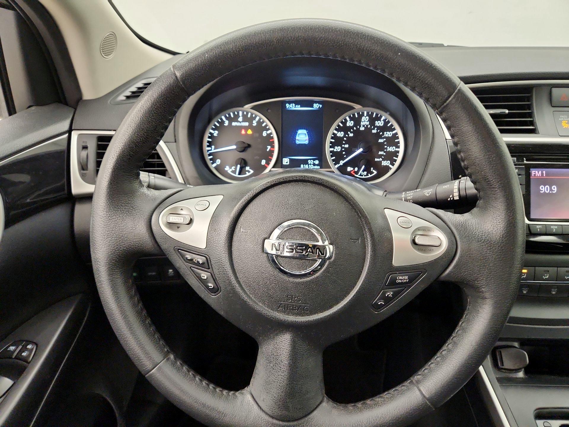 Thumbnail: 2016 Nissan Sentra - 10